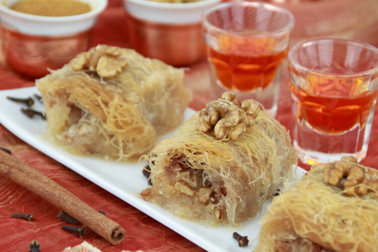 Traditional,Oriental,Dessert,With,Syrup