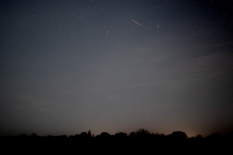 FRANCE - COMETE PONS-BROOKS VISIBLE TO THE NAKED EYE