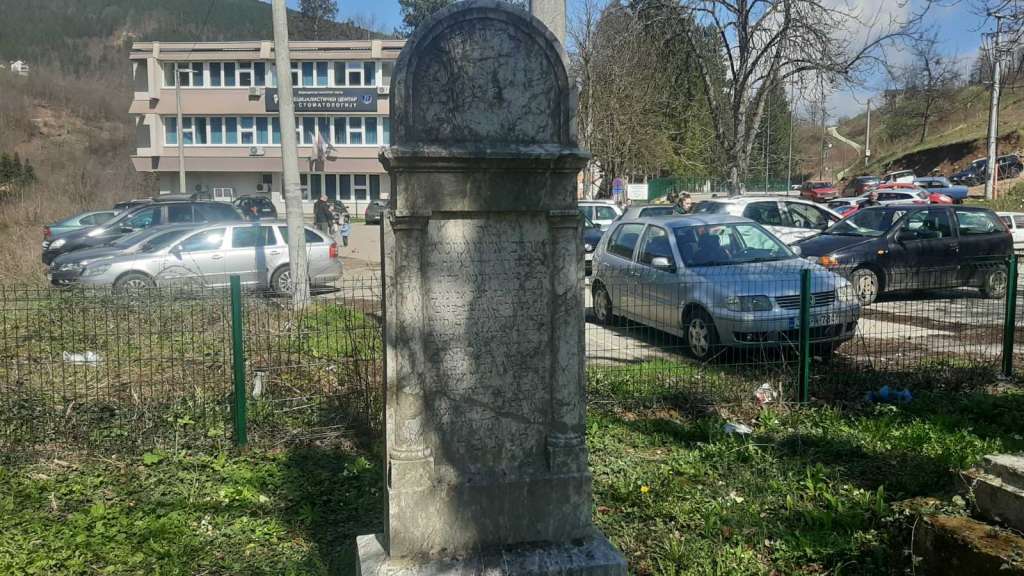 l_b57fcae617fc23f290d517e2a0c18259