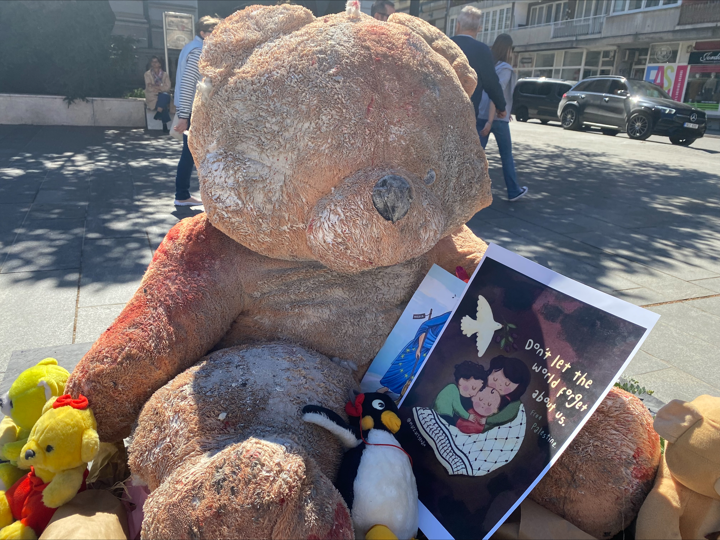 peroformans Svaki sat 9 nevinih