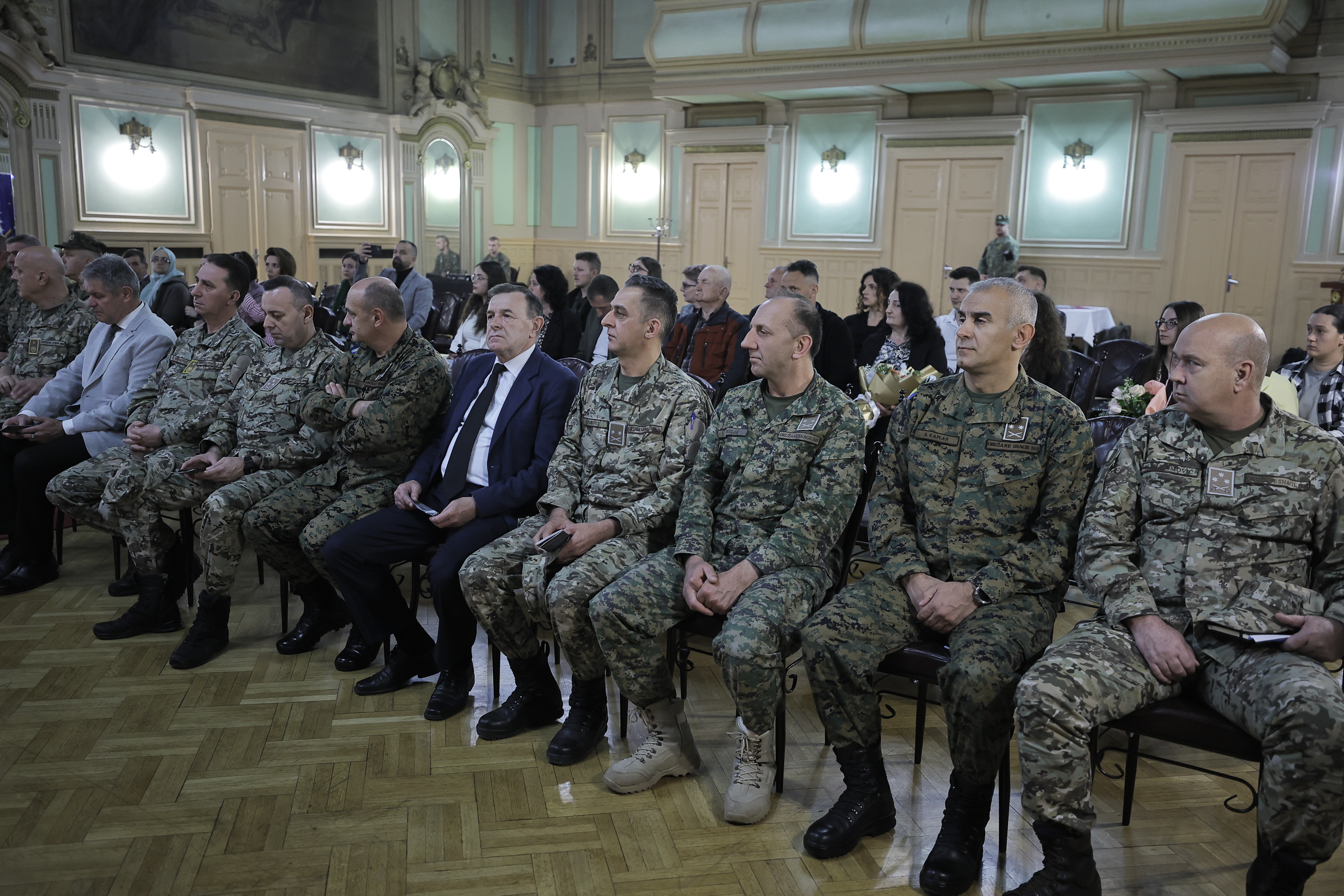 Svečana promocija oficira specijalista službi i prijem u vojnu službu u Oružane Snage BiH