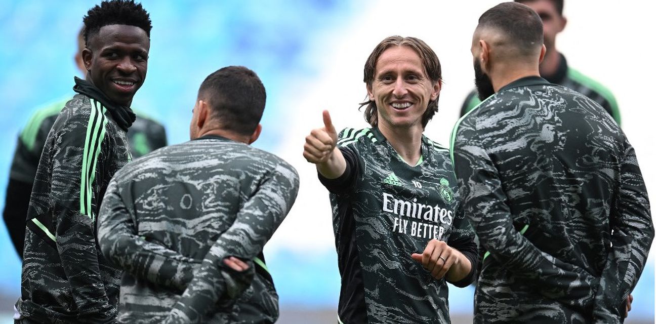 62790884-vinicius-modric-i-ekipa