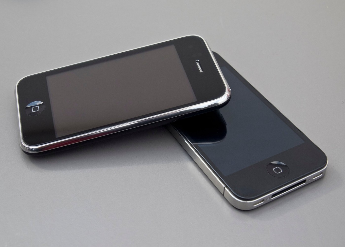 iPhone 3GS on top of iPhone 4