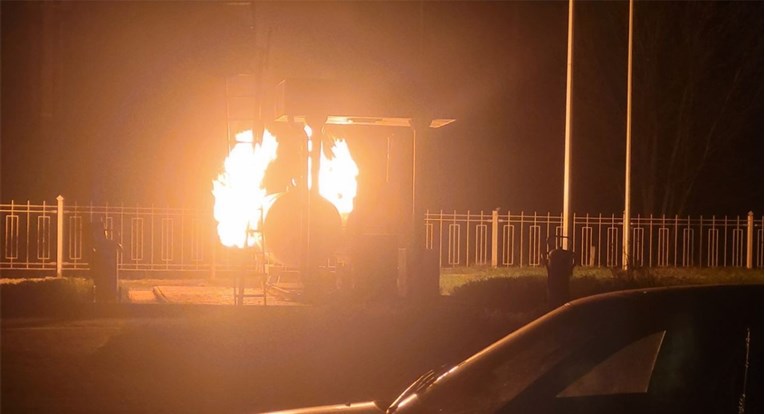 5afc9274-4058-441a-9a9e-d98cef97256f