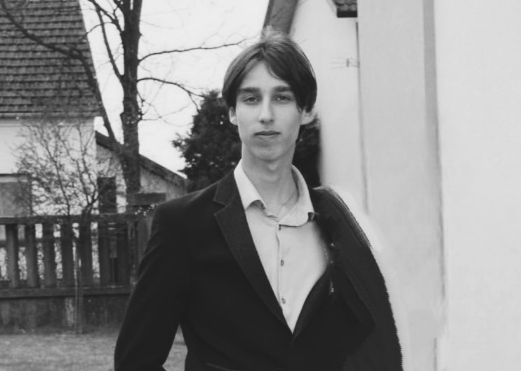 cosmicimg-prod.services.web.outlook