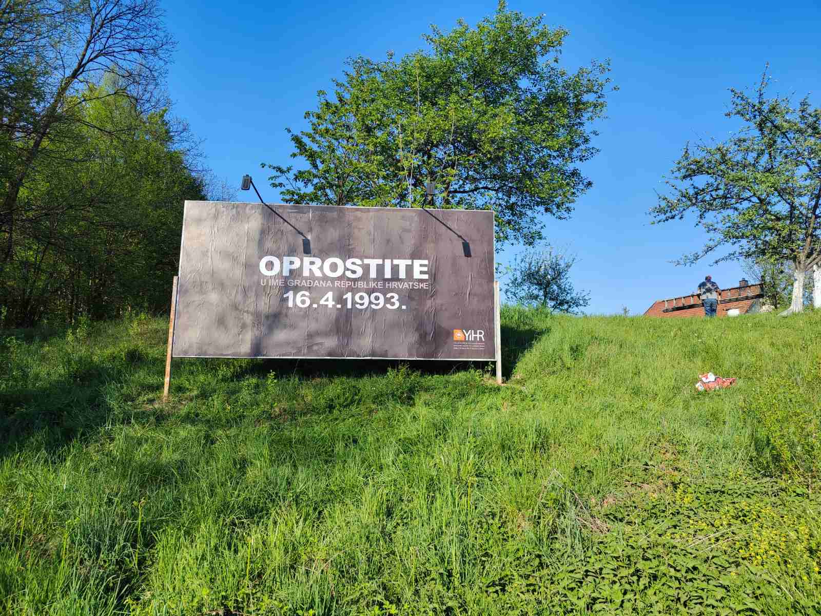 Plakat prije preljepljivanja