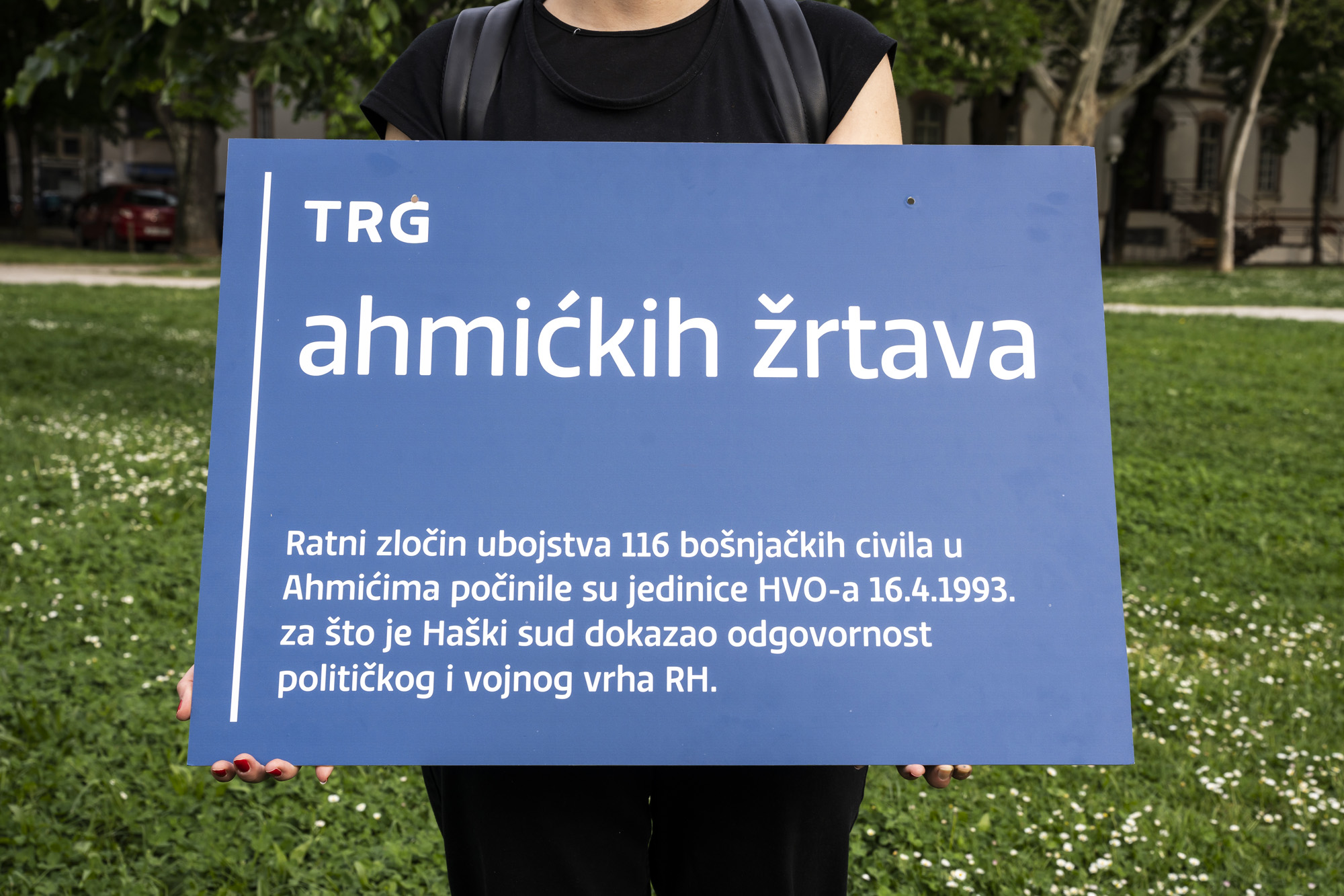 Trg ahmićkih žrtava