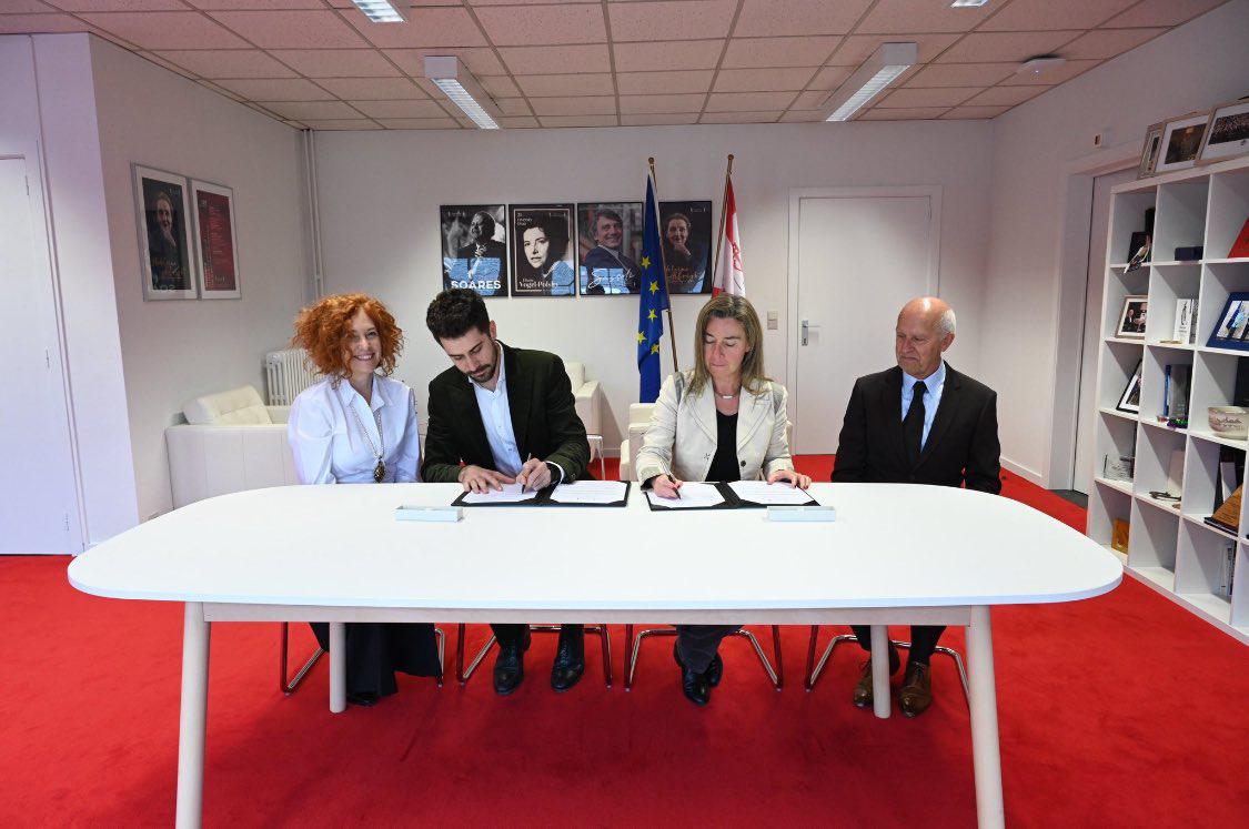 thumbnail_Potpis memoranduma, rektorica Evropskog koledža, Federica Mogherini i Filip Poznanović, predsjednik Fondacije “Lidija Topić Bouwen”