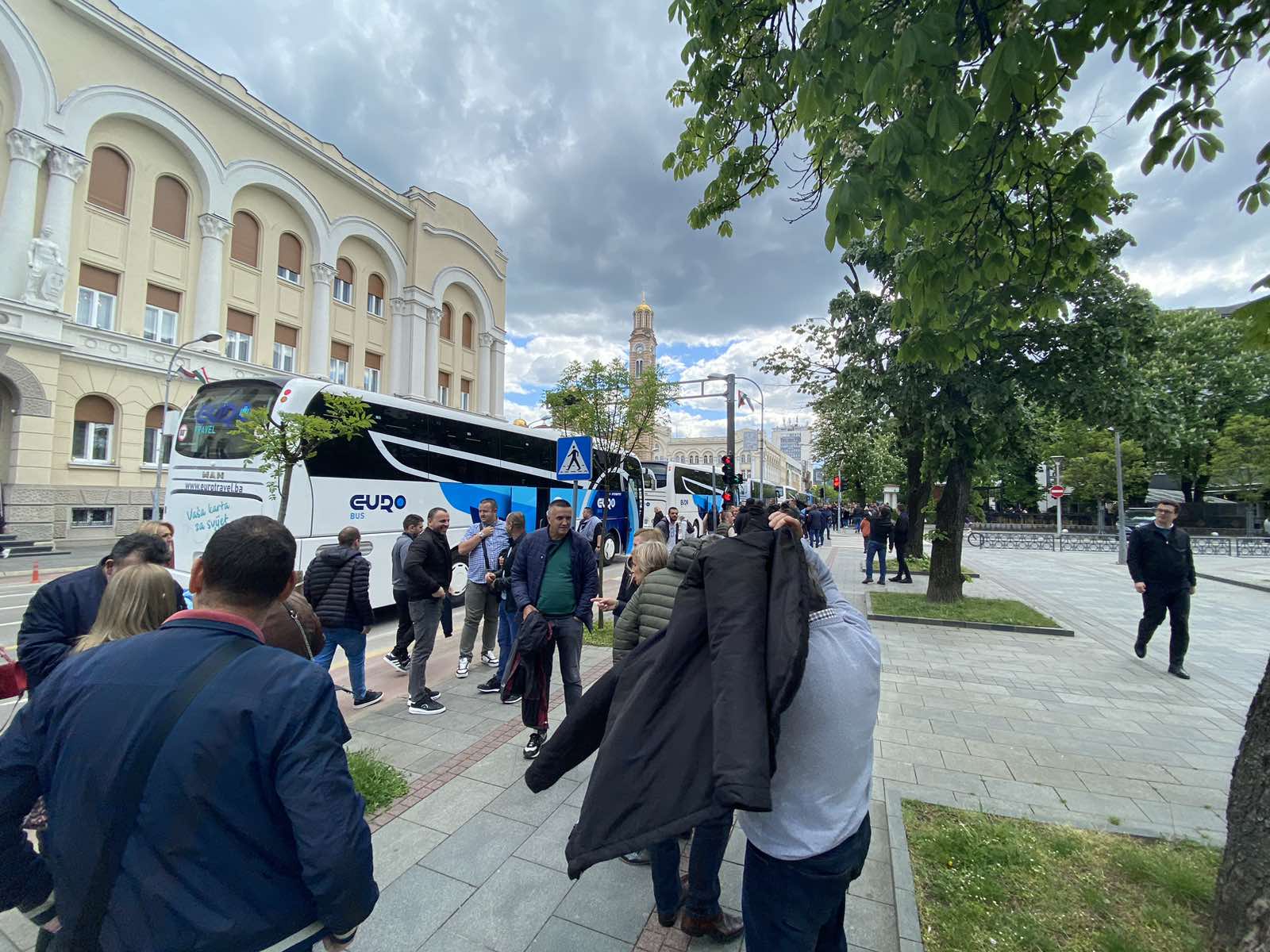 miting 3 srpska te zove