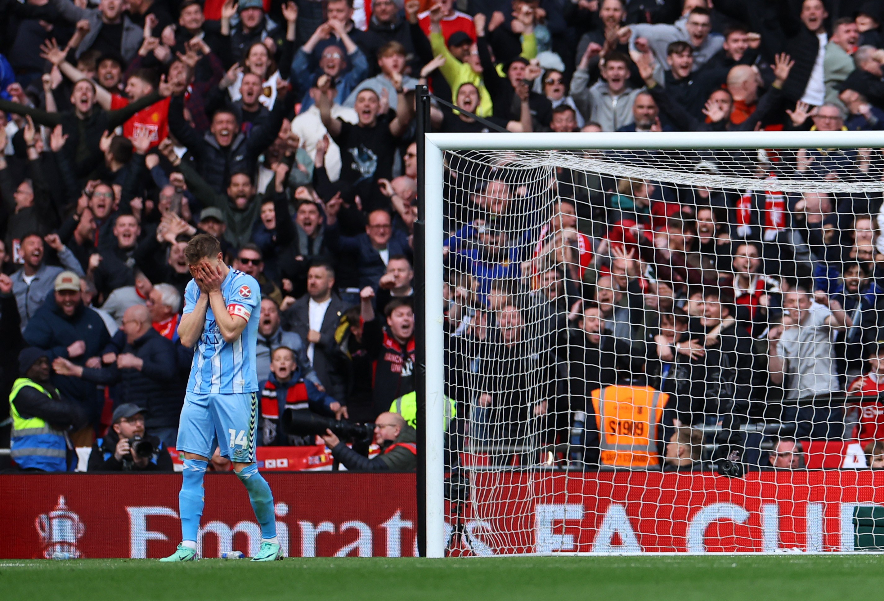 FA Cup - Semi Final - Coventry City v Manchester United