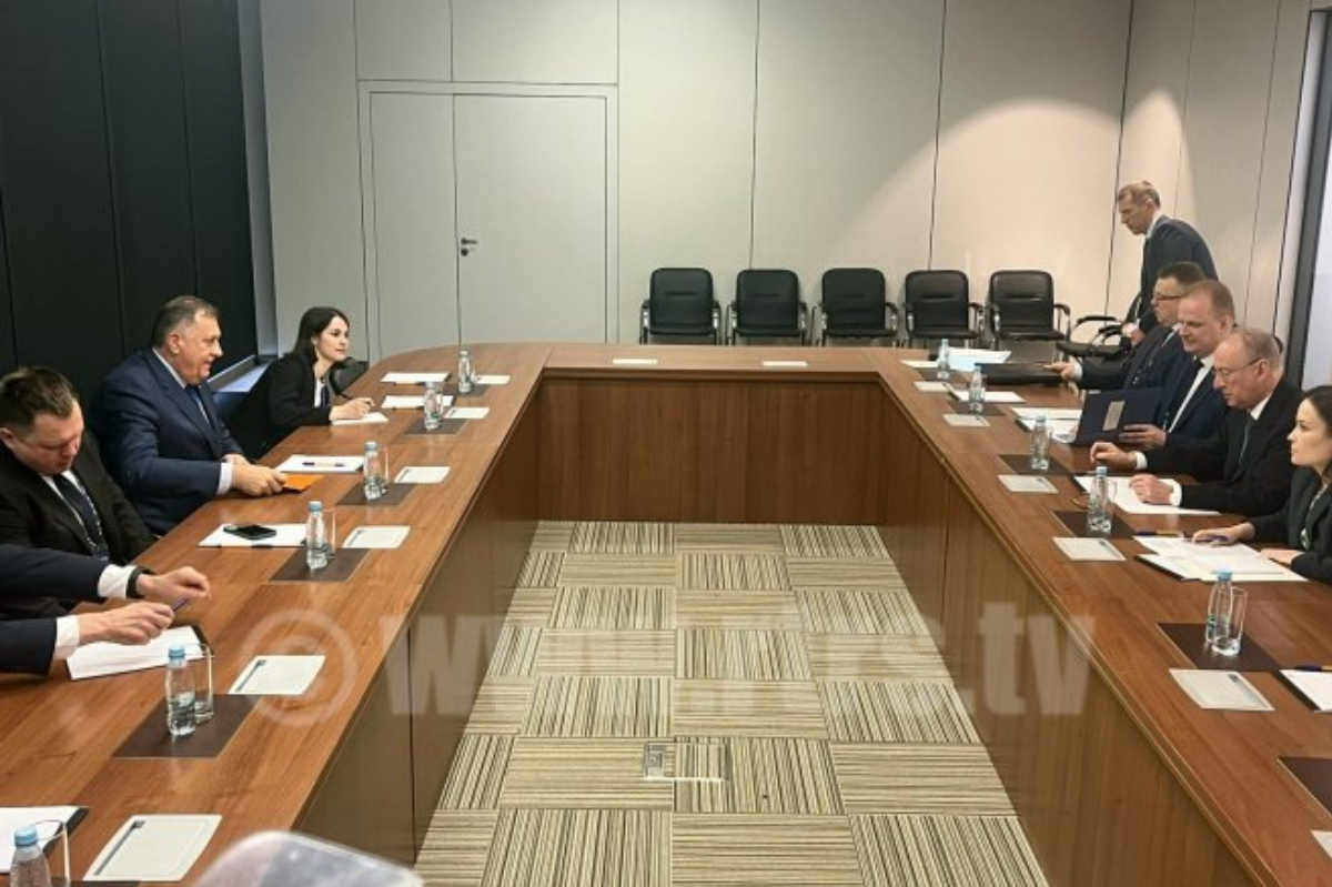 1713869778-249003 (1)