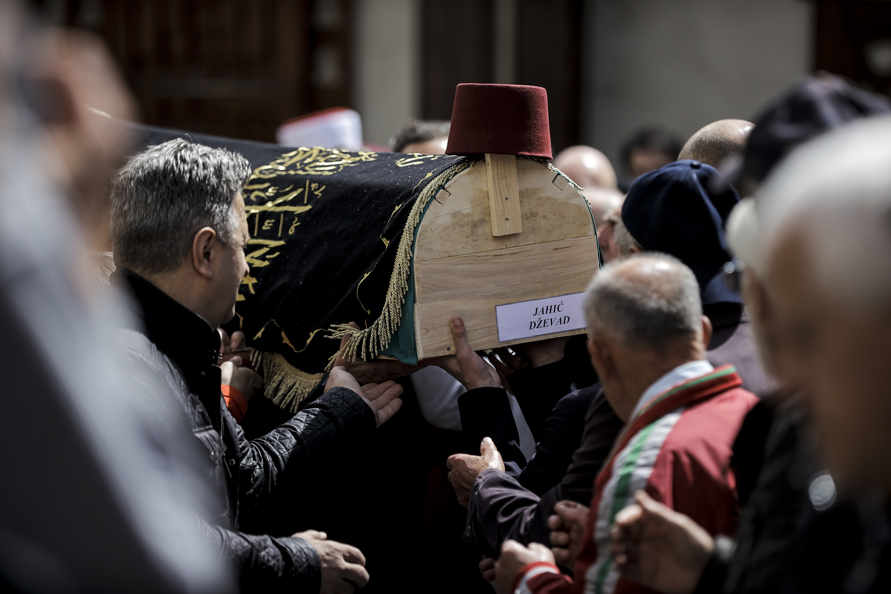 Sarajevo: U haremu Begove džamije klanjana dženaza akademiku Dževadu Jahiću