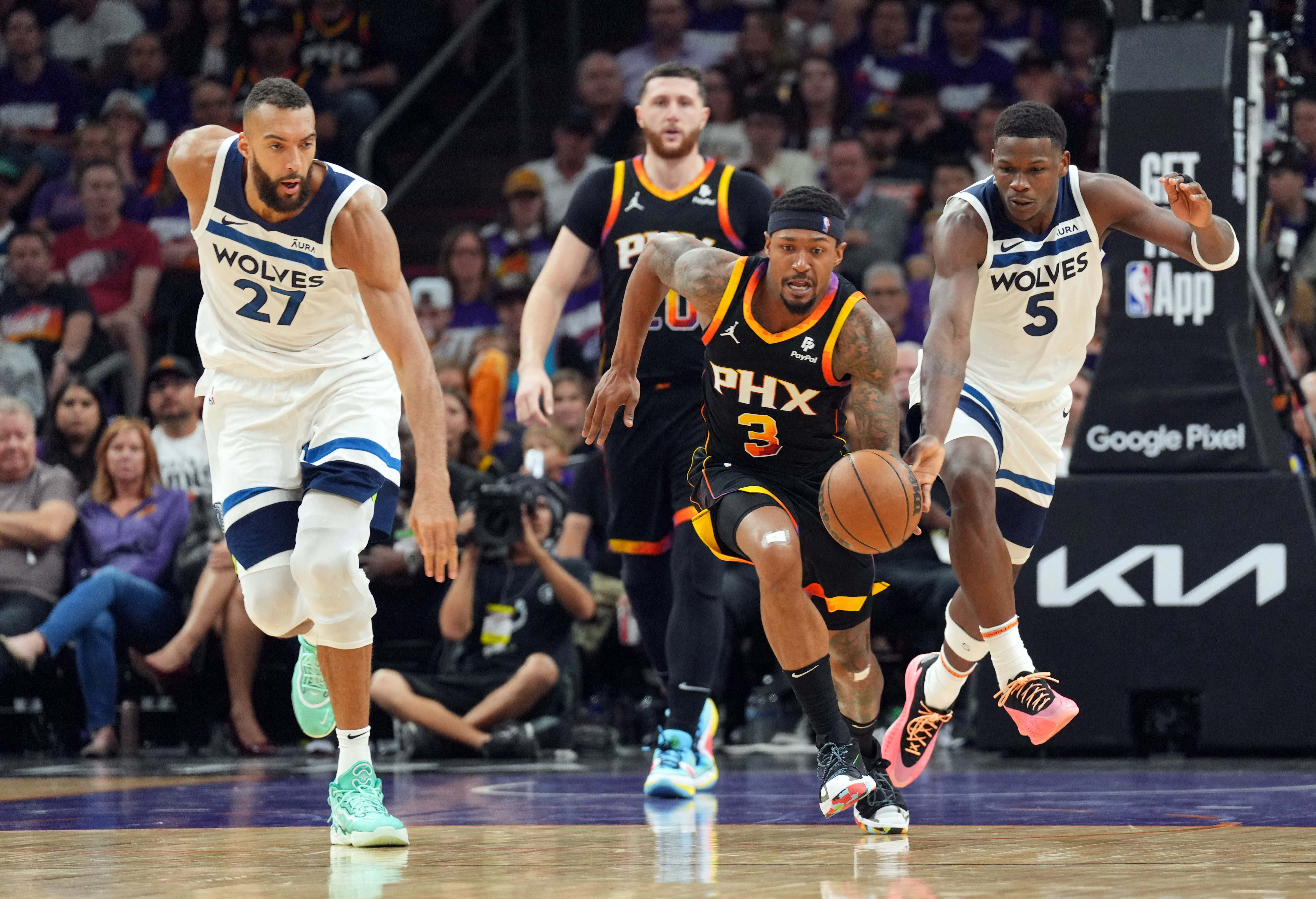 NBA: Playoffs-Minnesota Timberwolves at Phoenix Suns
