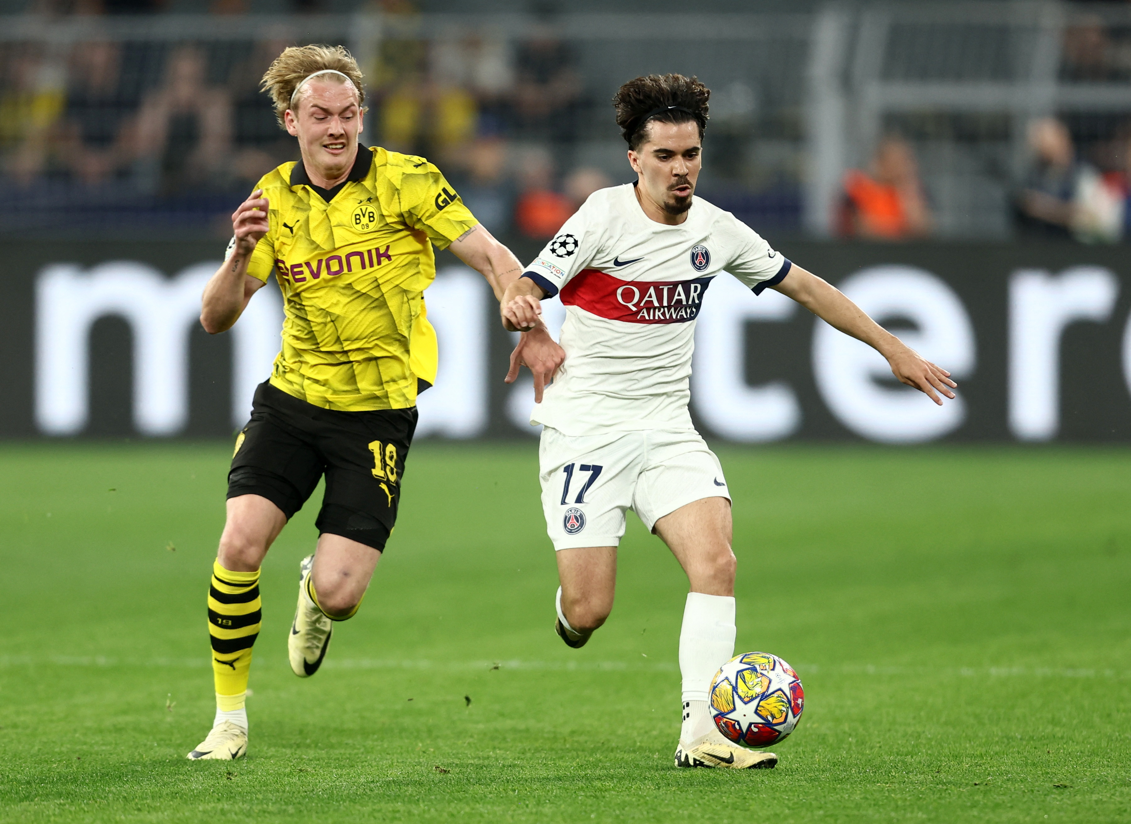 REUTERS/Leon Kuegeler