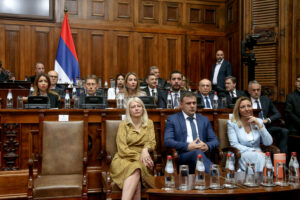 1714639817-AA-20240502-34438374-34438365-SJEDNICA_NARODNE_SKUPSTINE_REPUBLIKE_SRBIJE_NA_KOJOJ_SE_OCEKUJE_GLASANJE_O_IZBORU_NOVE_VLADE_SRBIJE-300x200.jpg