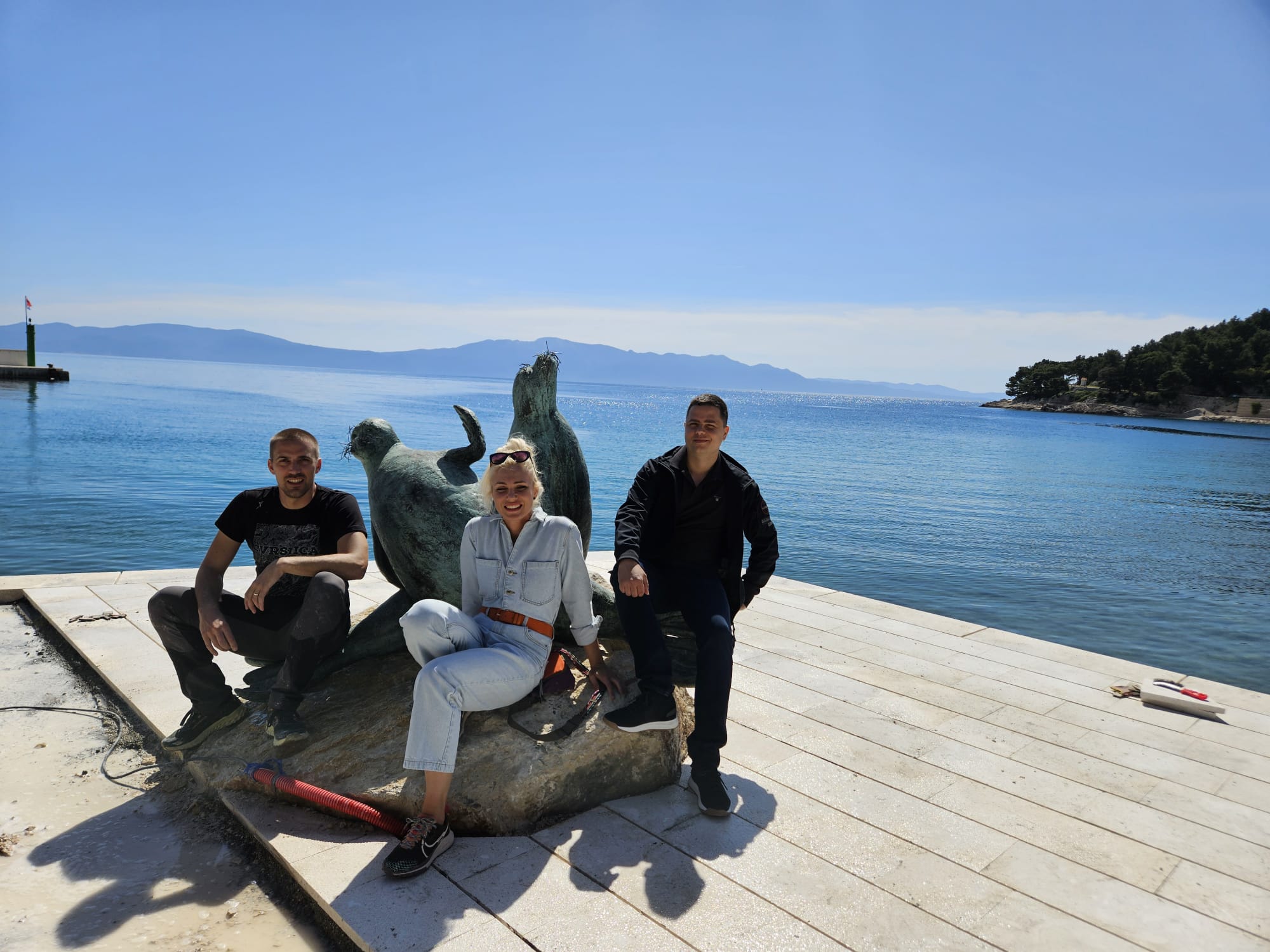 585f16c2-e8bd-417a-b8d0-468a42bab2fe