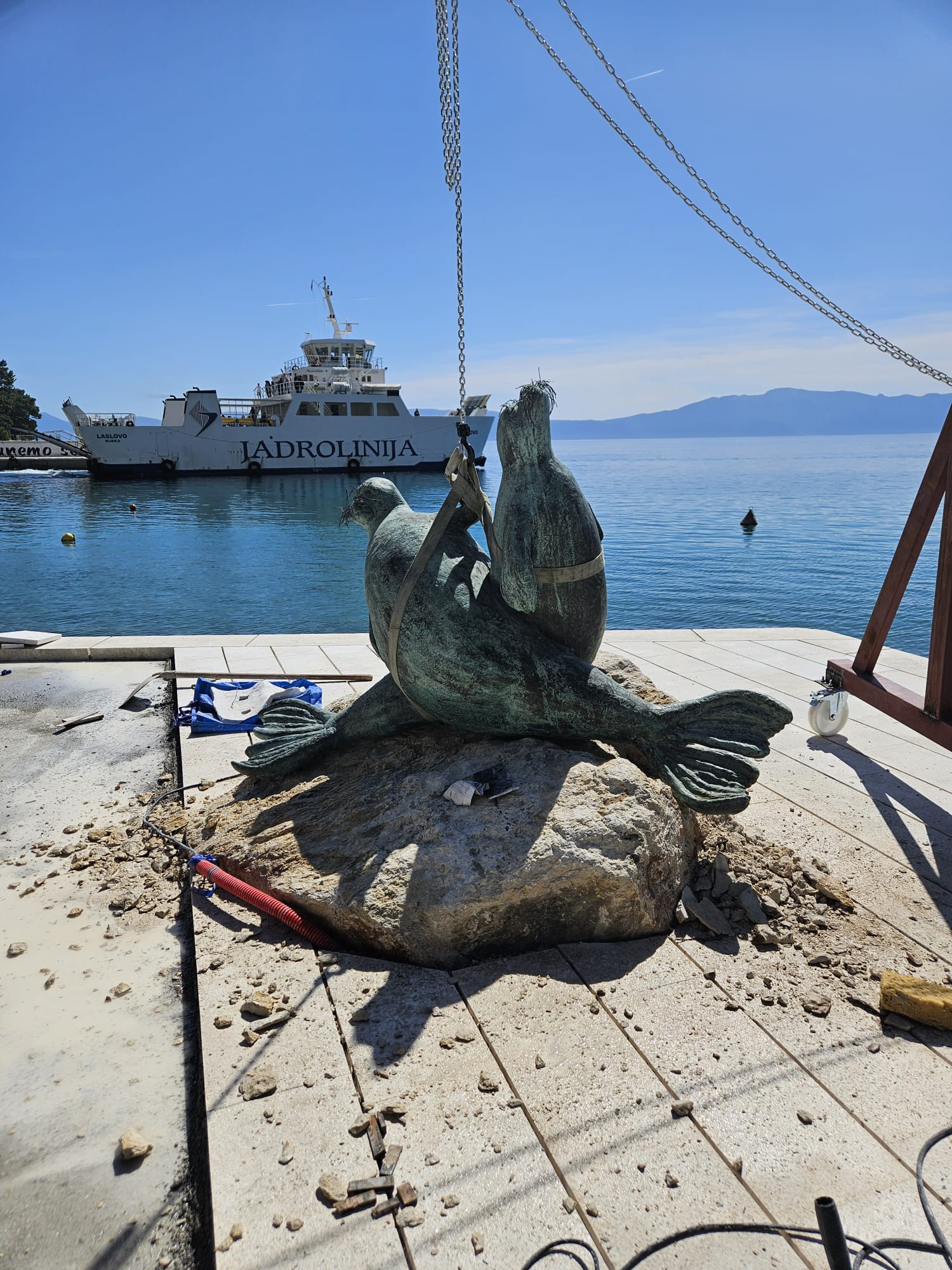 ad5ad239-dd0f-4bbe-8d1b-10a50d0c1ab0