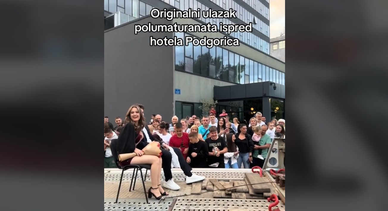 maturanti odlaze na prikolici kamiona