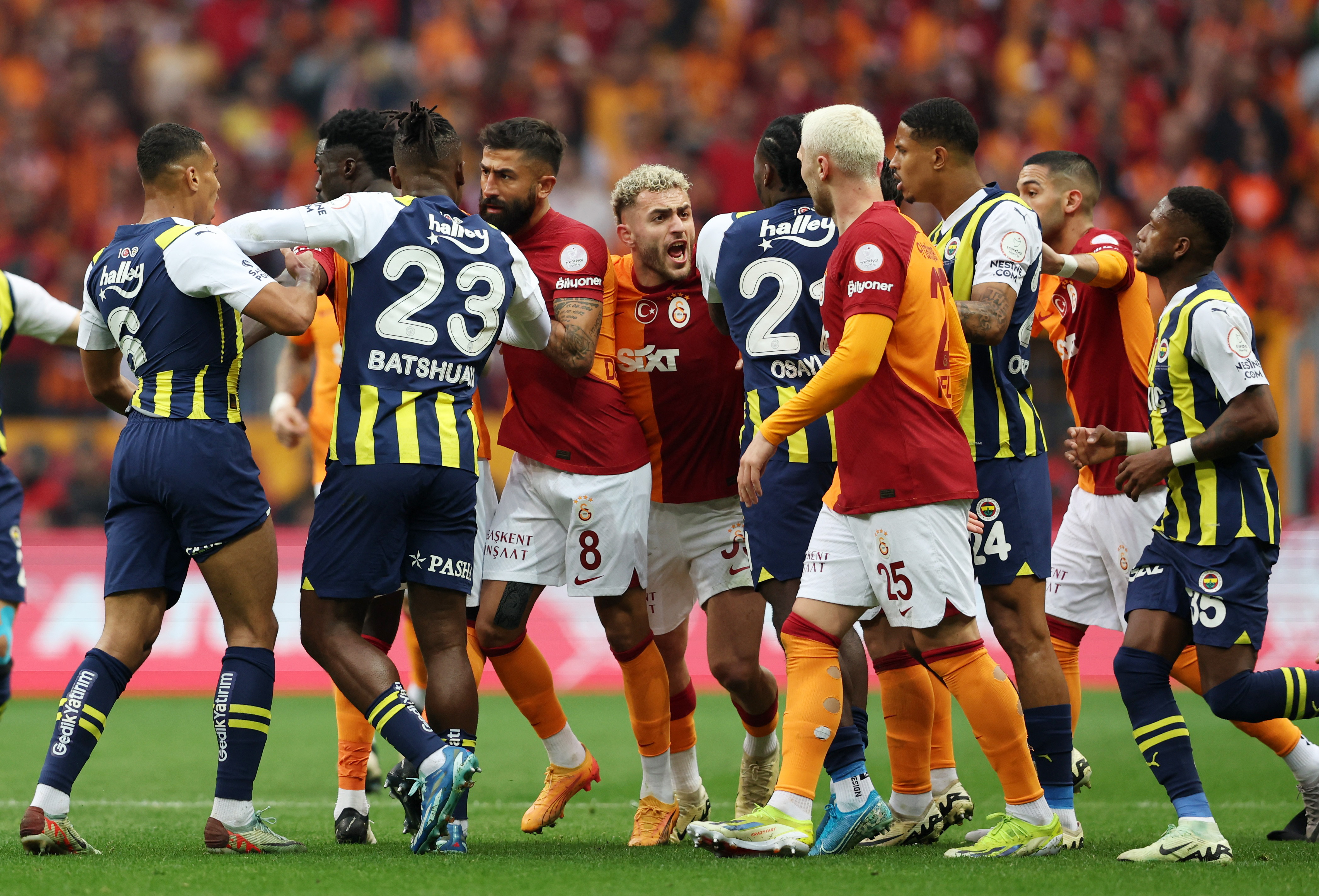 Super Lig - Galatasaray v Fenerbahce