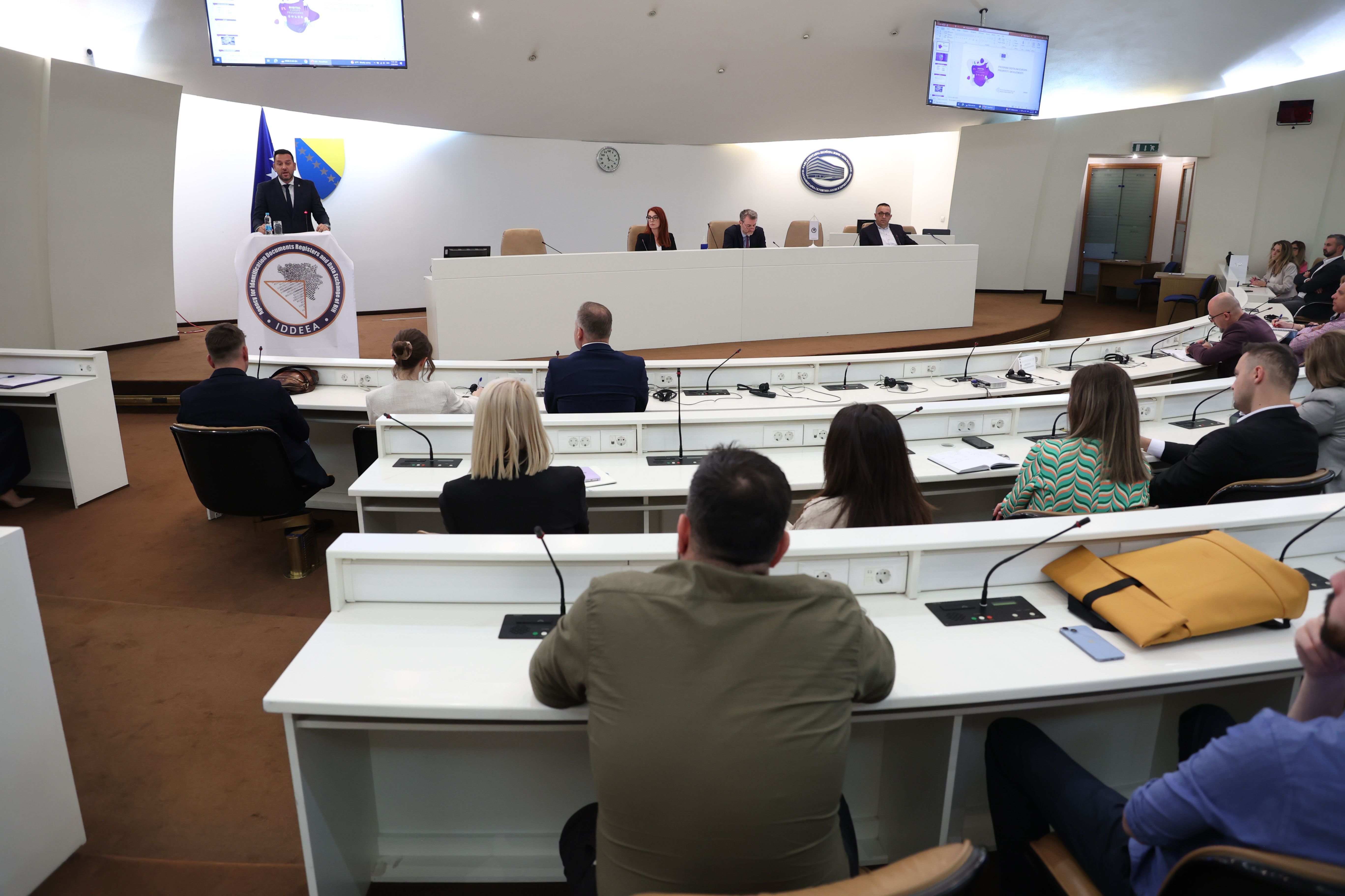 f5ad4d2fa3787232bb54dd146c9dc282