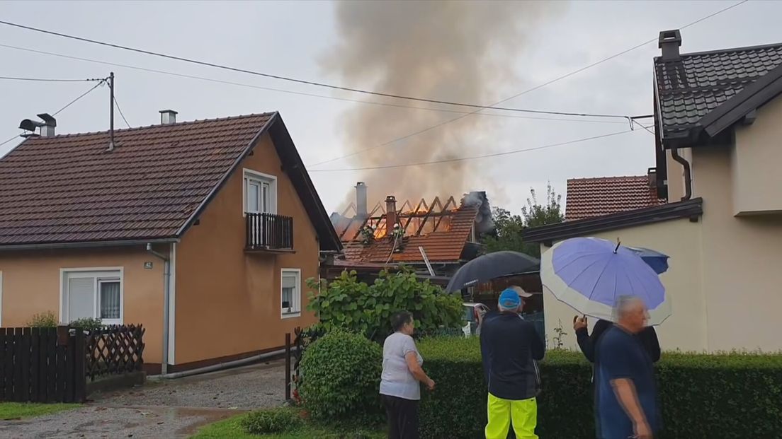 62831739-kuca-koju-je-udario-grom karlovac