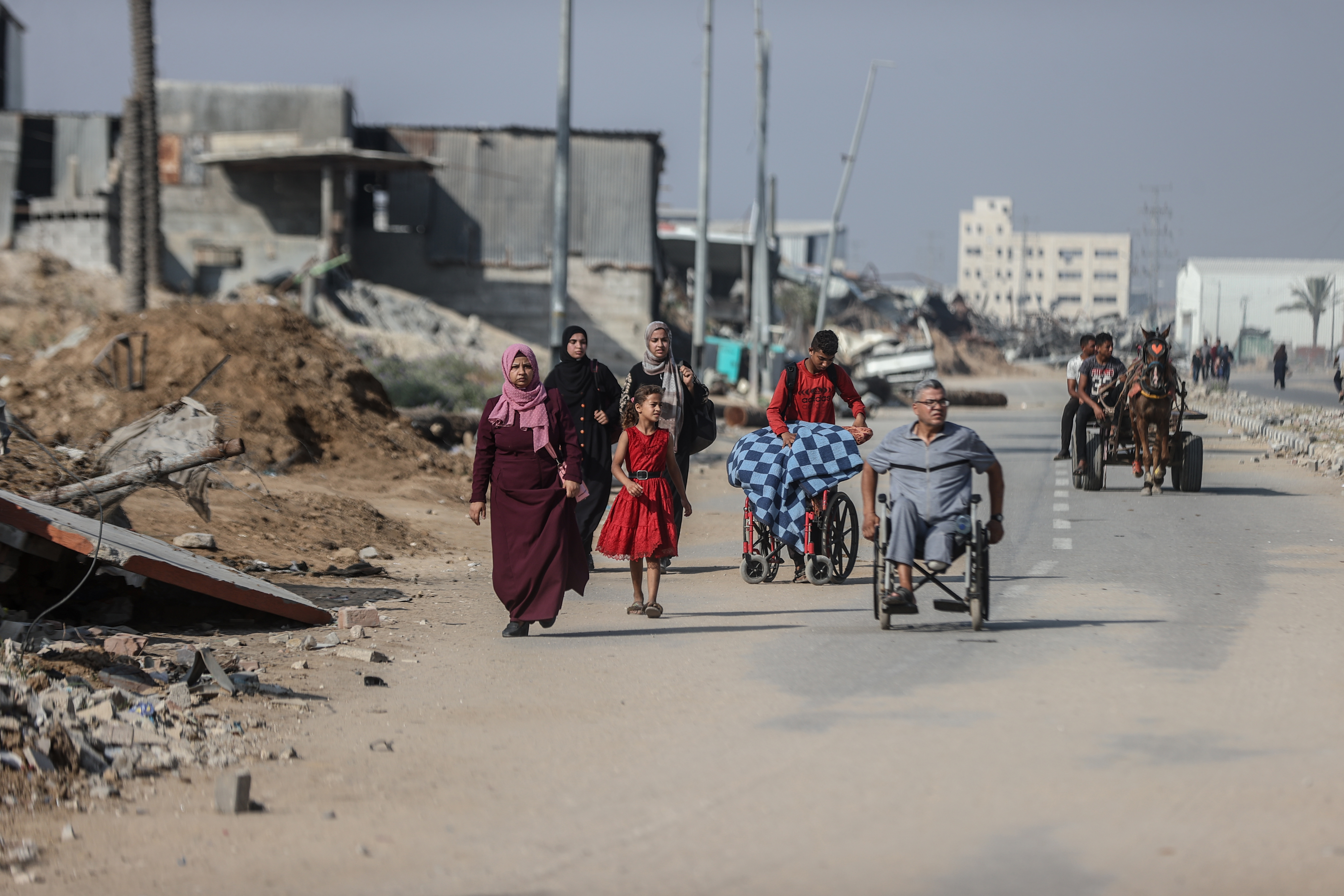 Gaza: Stotine Palestinaca napušta izbjeglički kamp Al-Bureij zbog najnovijih izraelskih napada