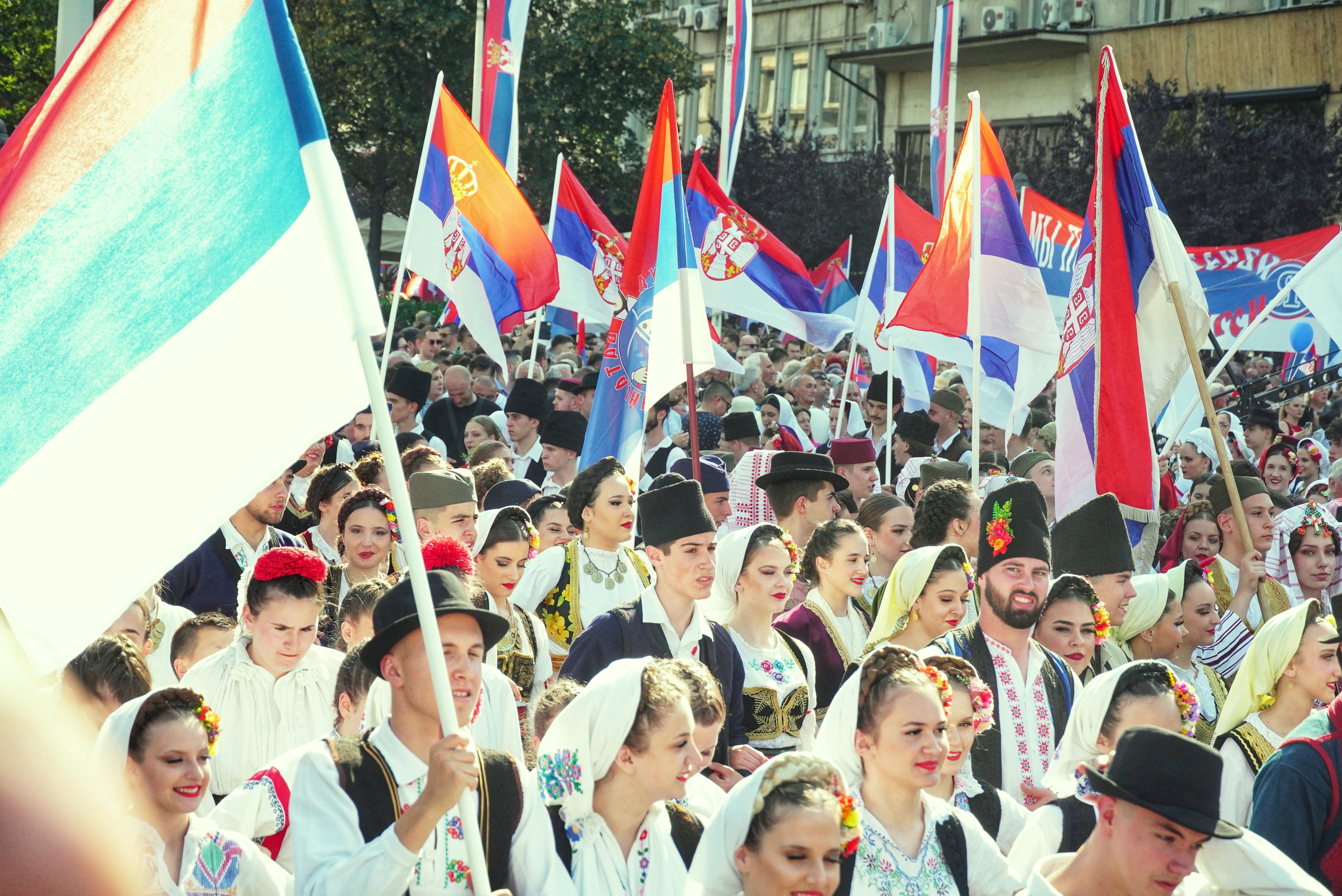 DEFILE KUD OD KALEMEGDANA DO TRGA REPUBLIKE