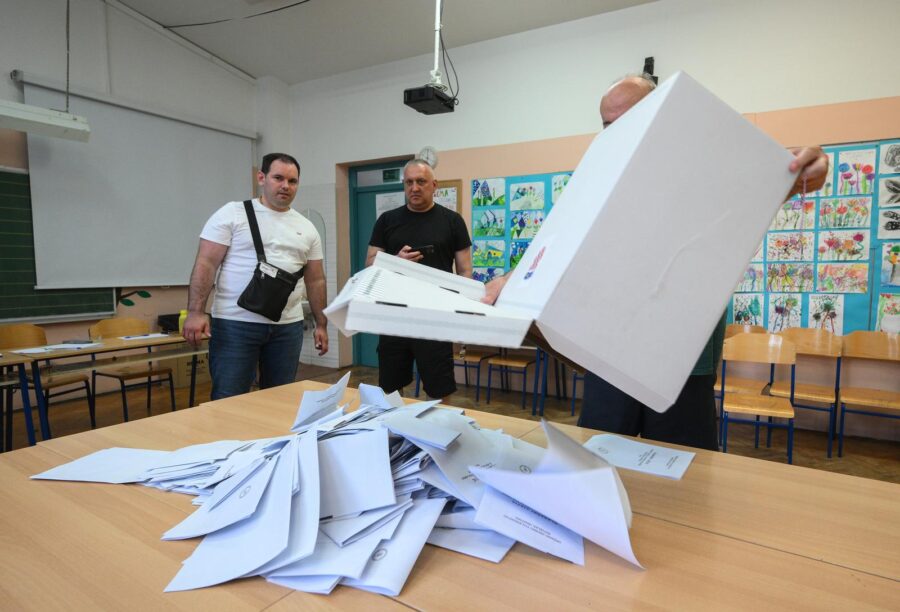 Zagreb: Otvaranje glasačkih kutija nakon što su zatvorena birališta