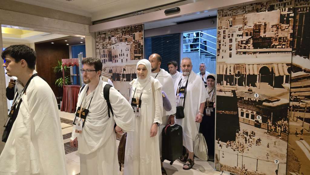 l_cf5da7d8f1234fd4659e128e4c82e060