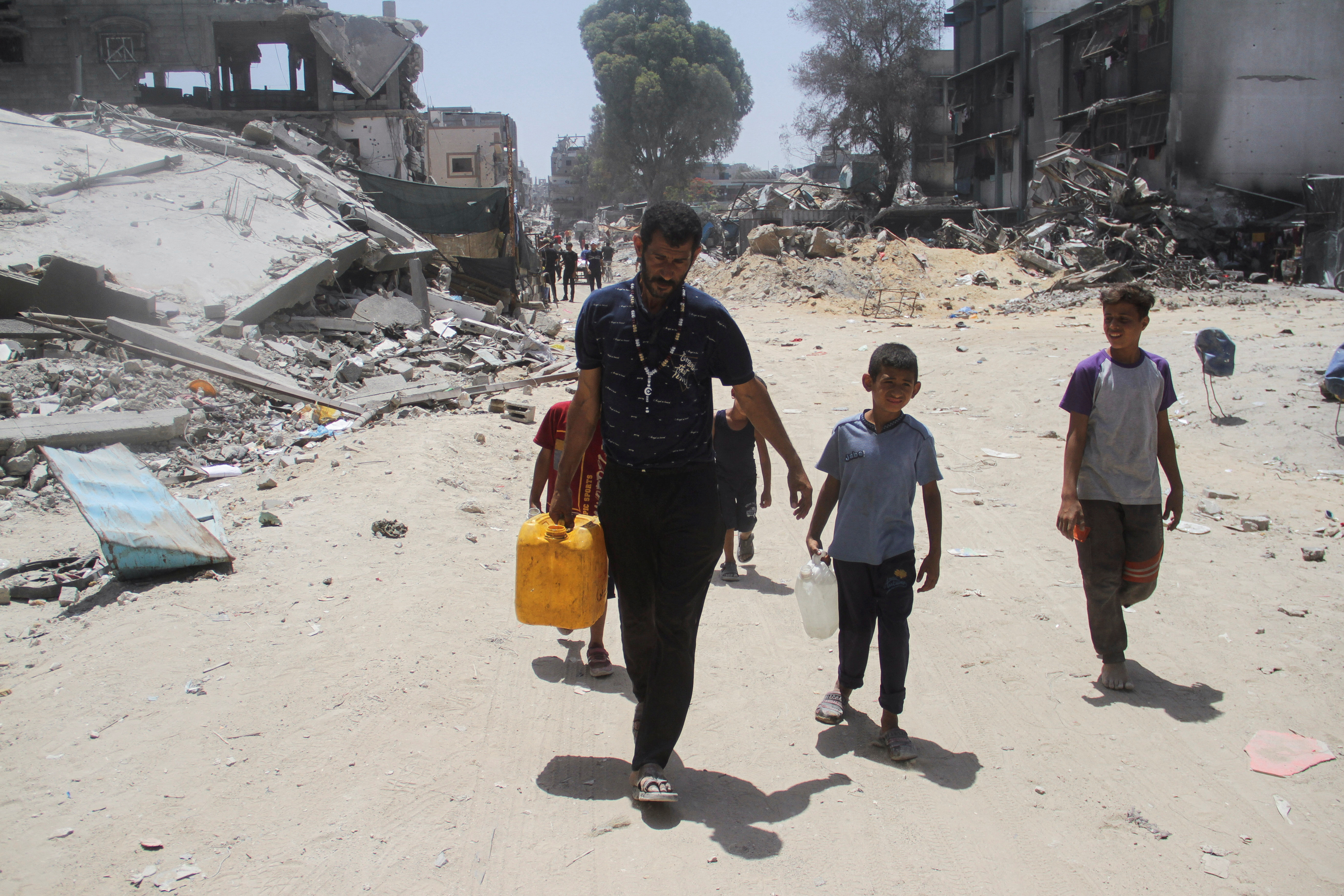 'Without water, one dies' - Gazan families struggle with water pollution and scarcity in Jabalia refugee camp