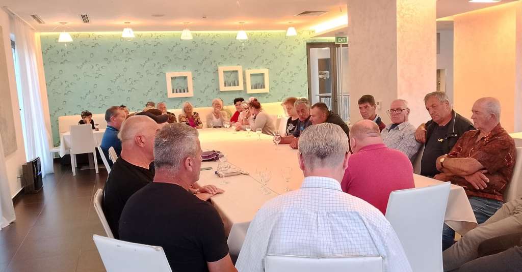 l_02c2b264800de15392eb3e9acabf1063