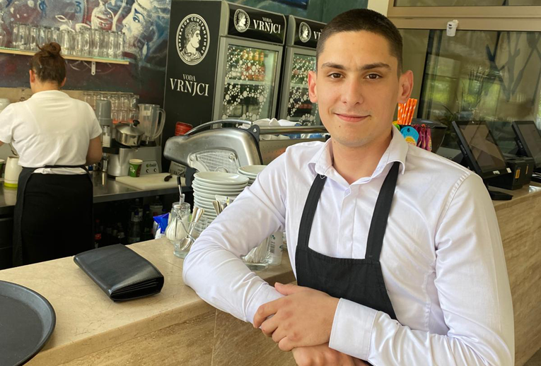 konobar Dušan Đorđević