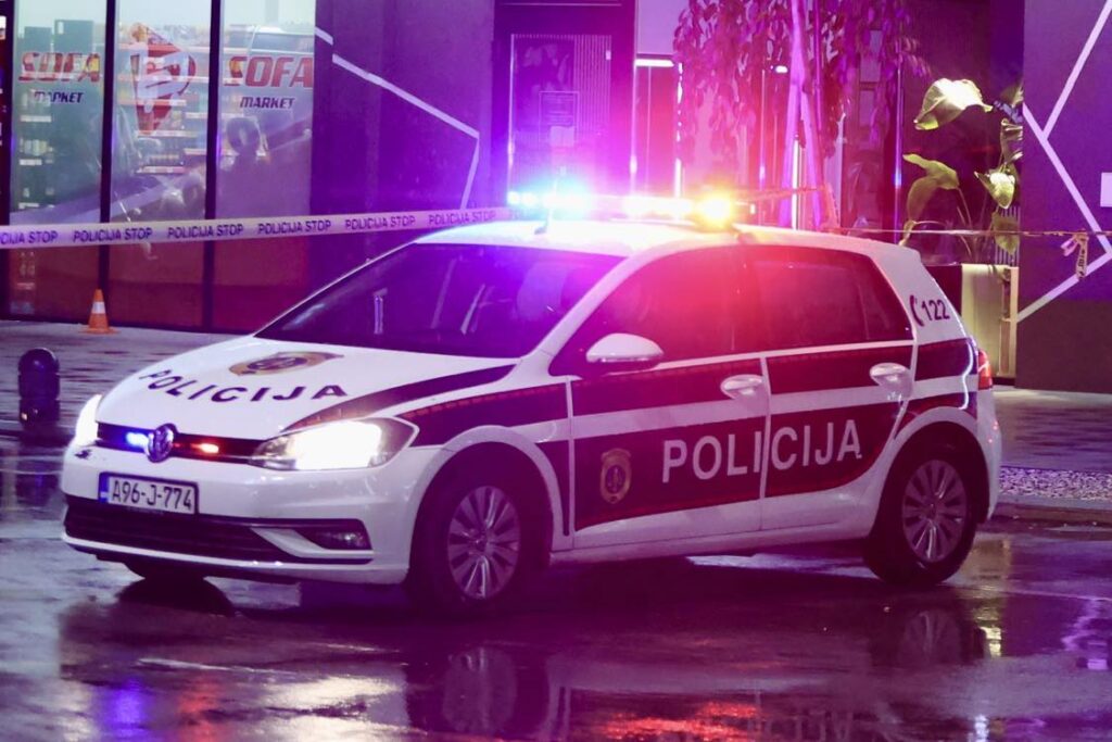 policija
