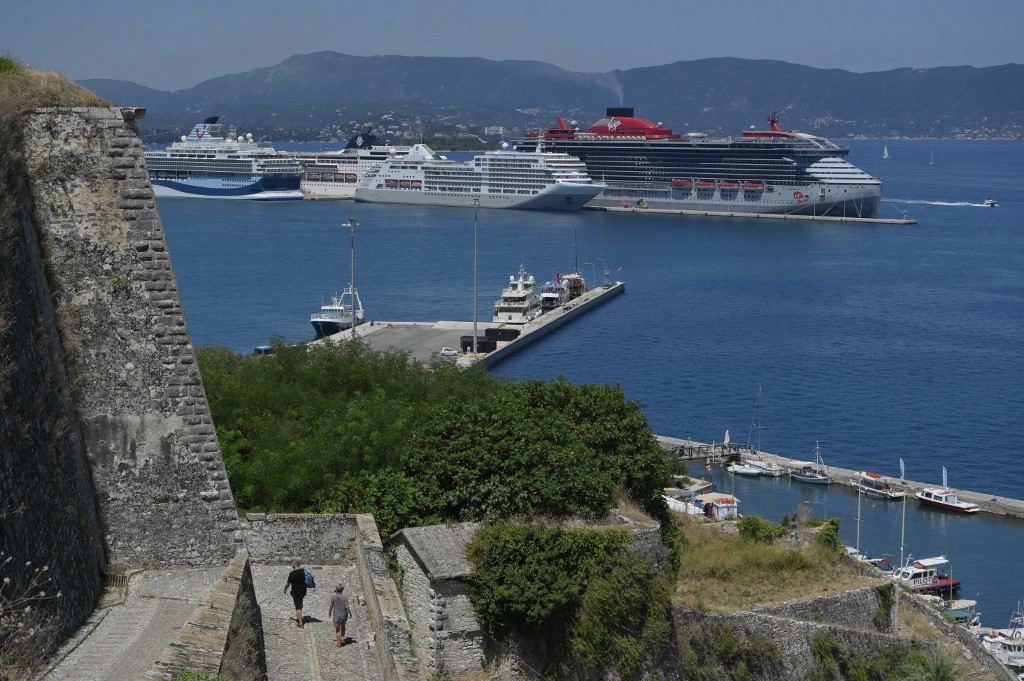 GREECE-ENVIRONMENT-CLIMATE-WEATHER-TOURISM