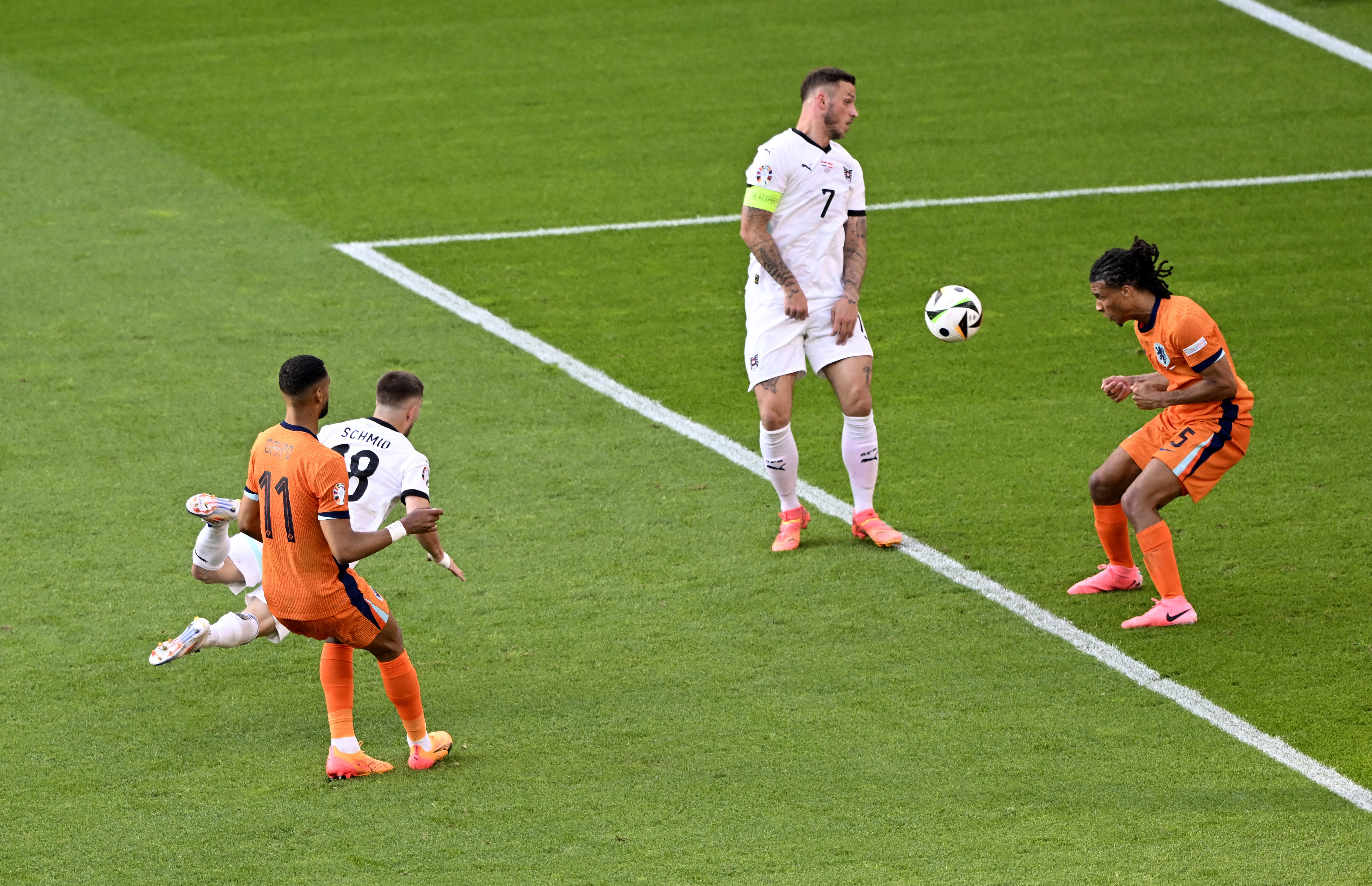 REUTERS/Fabian Bimmer