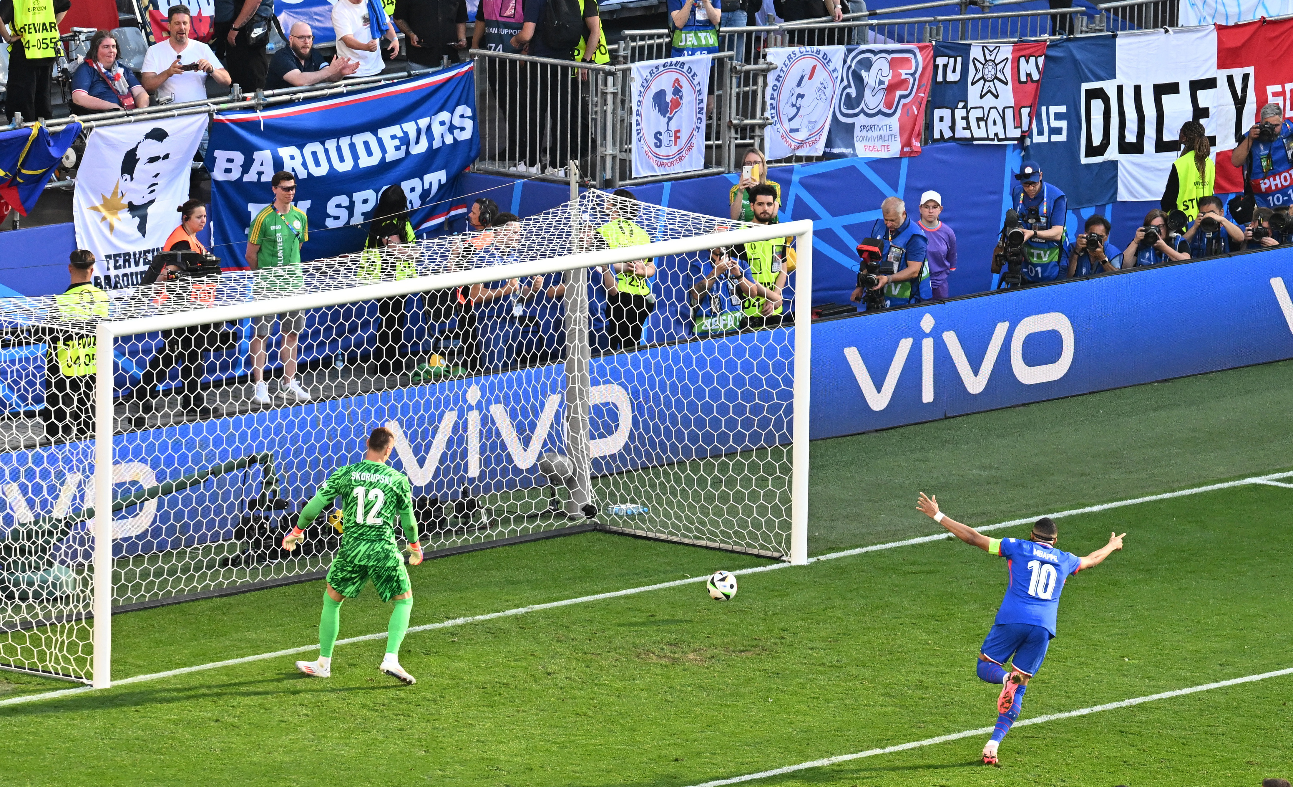 REUTERS/Carmen Jaspersen