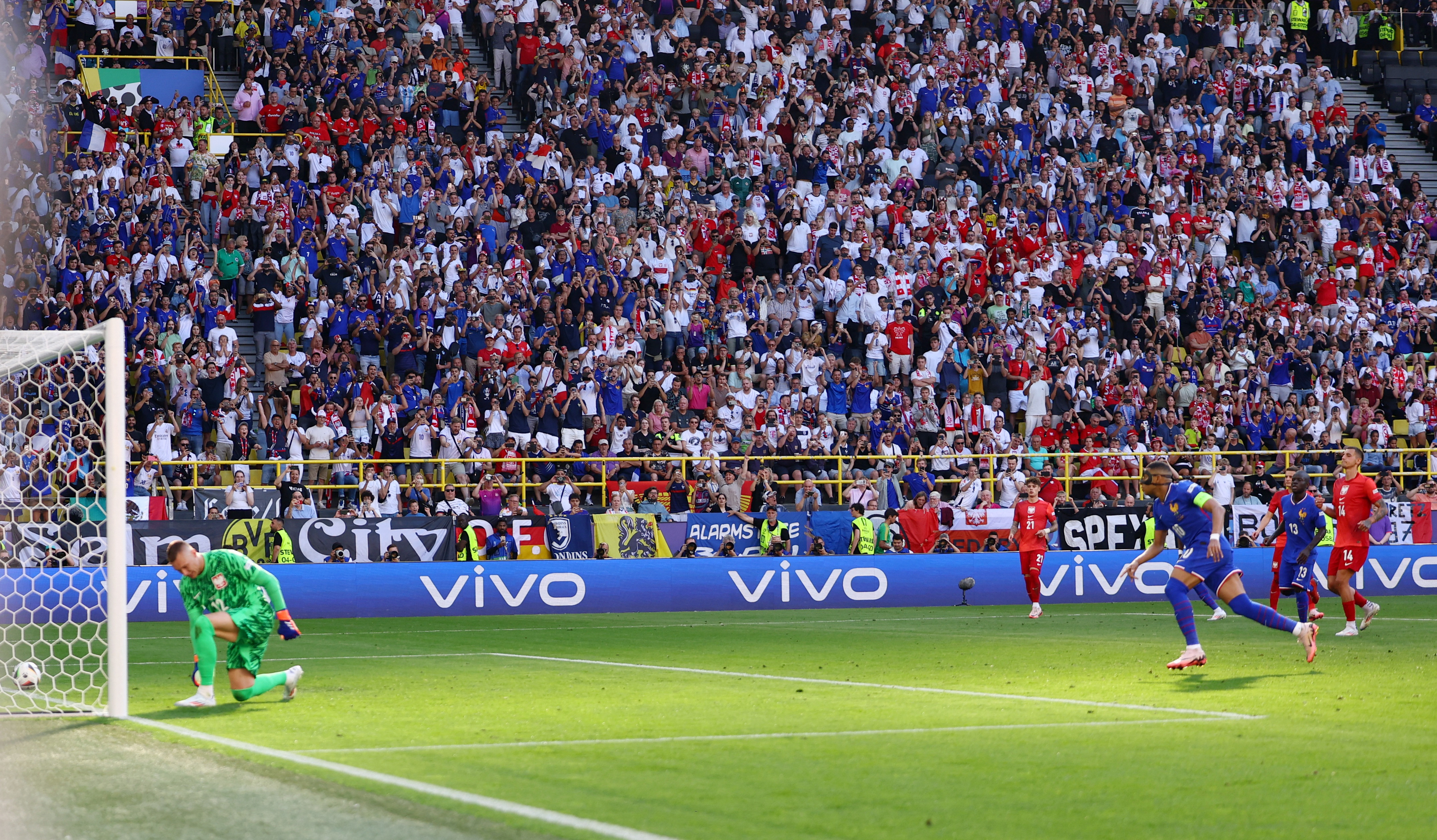 REUTERS/Kacper Pempel