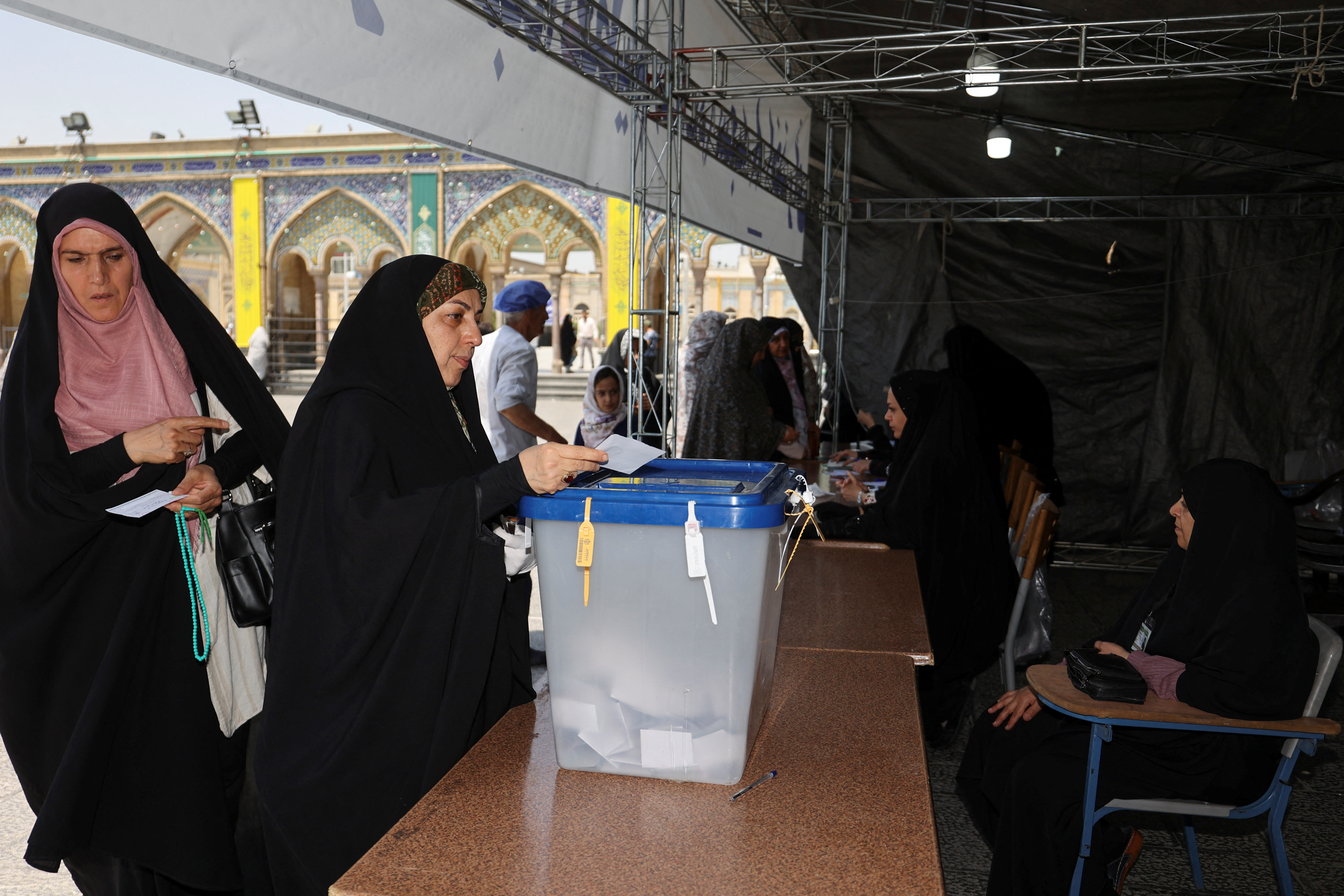Iranians vote in snap presidential election