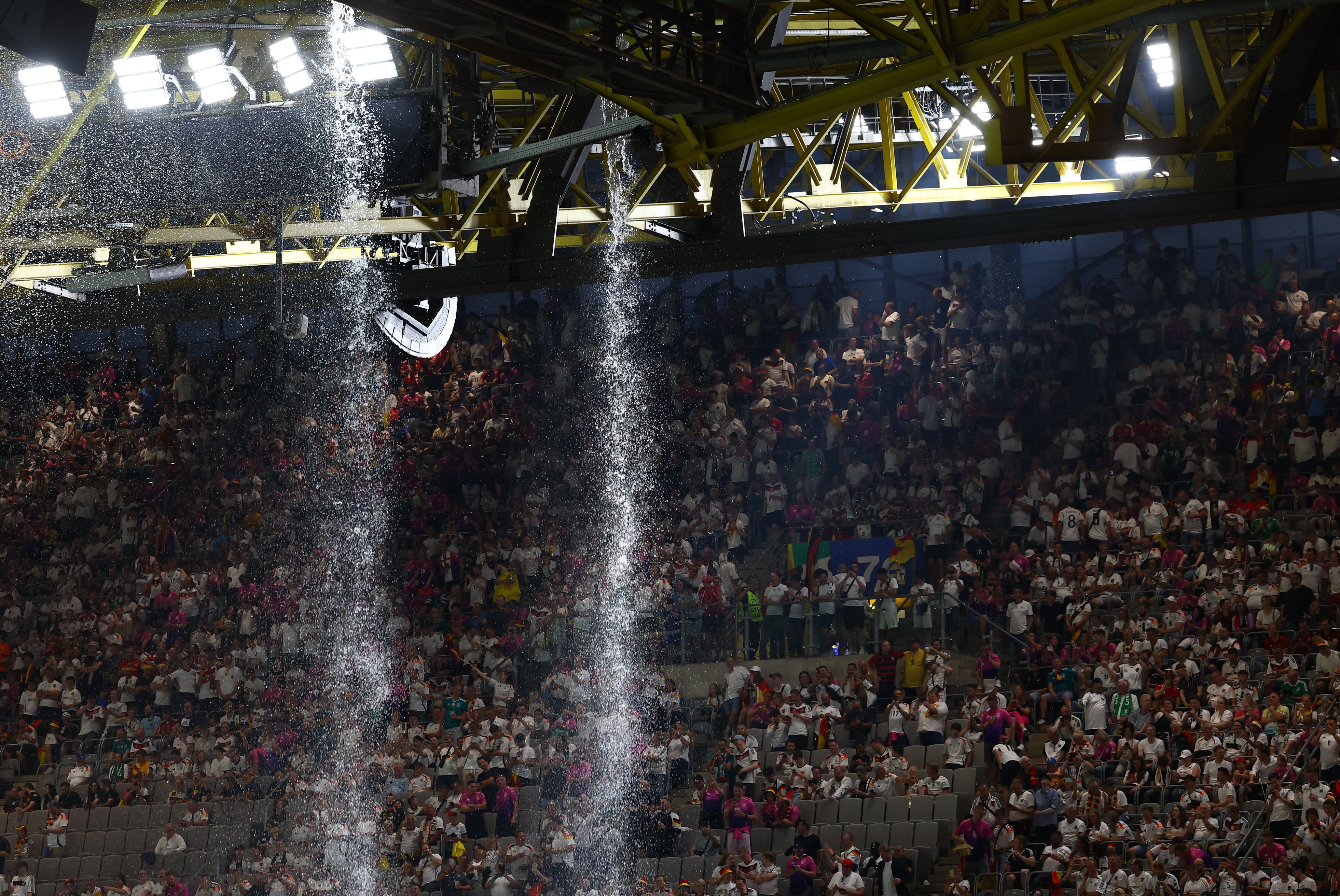 REUTERS/Bernadett Szabo