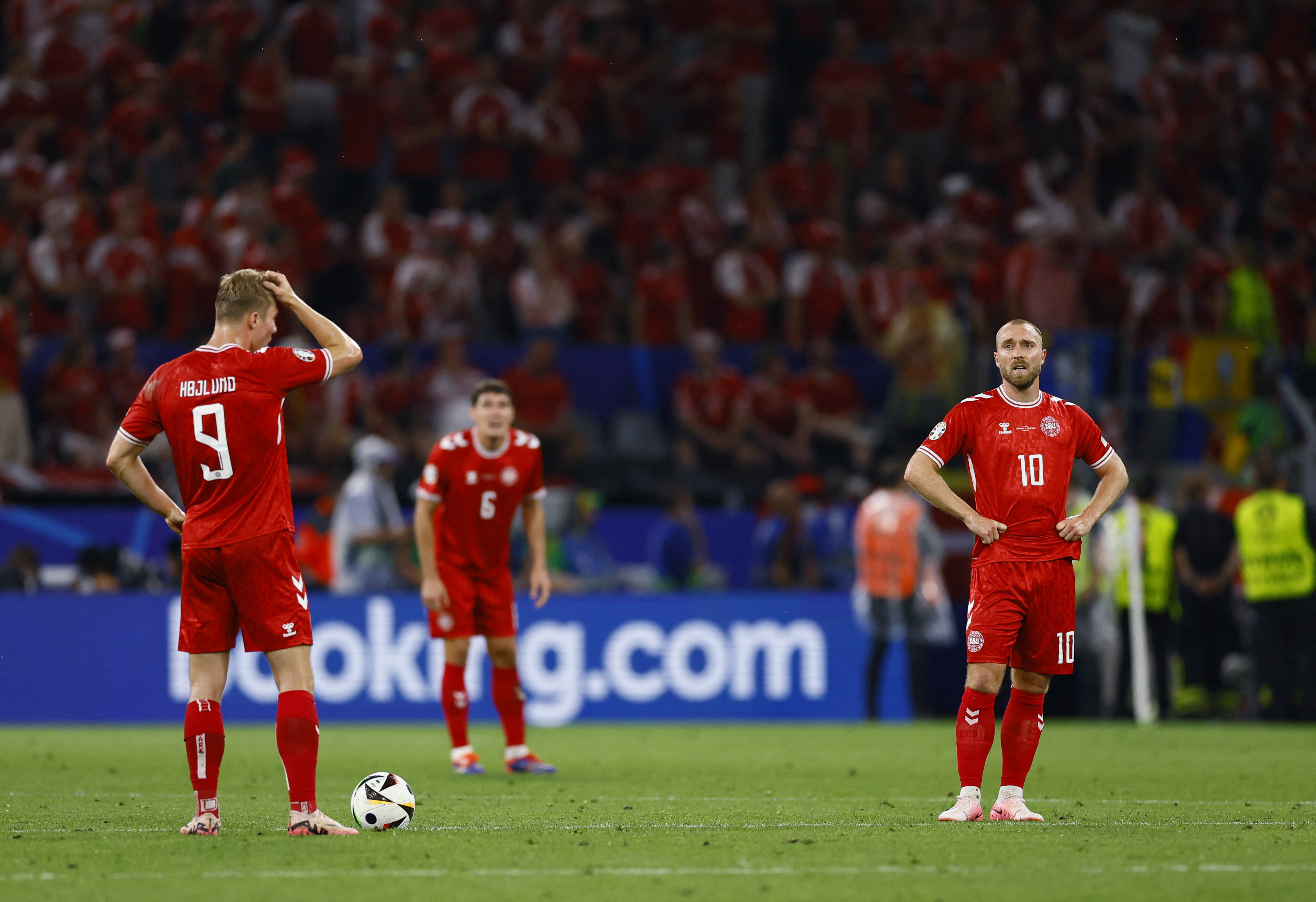 REUTERS/Leon Kuegeler