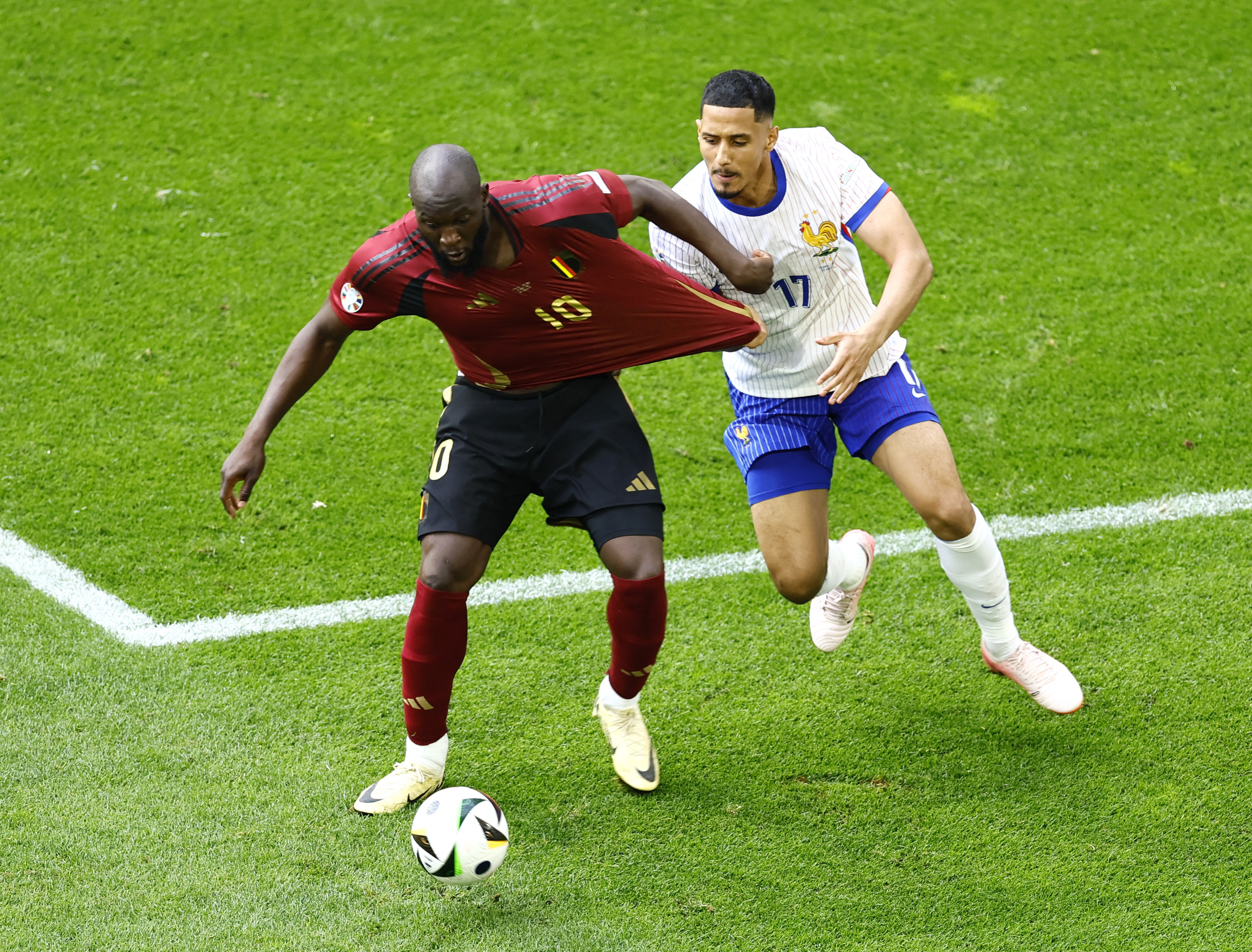 REUTERS/Leon Kuegeler