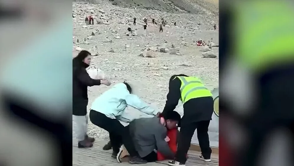 62857090-tucnjava-na-mount-everestu