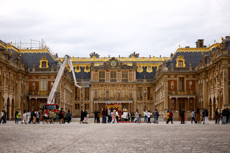 Fire breaks out at the Versailles Palace, swiftly brought under control
