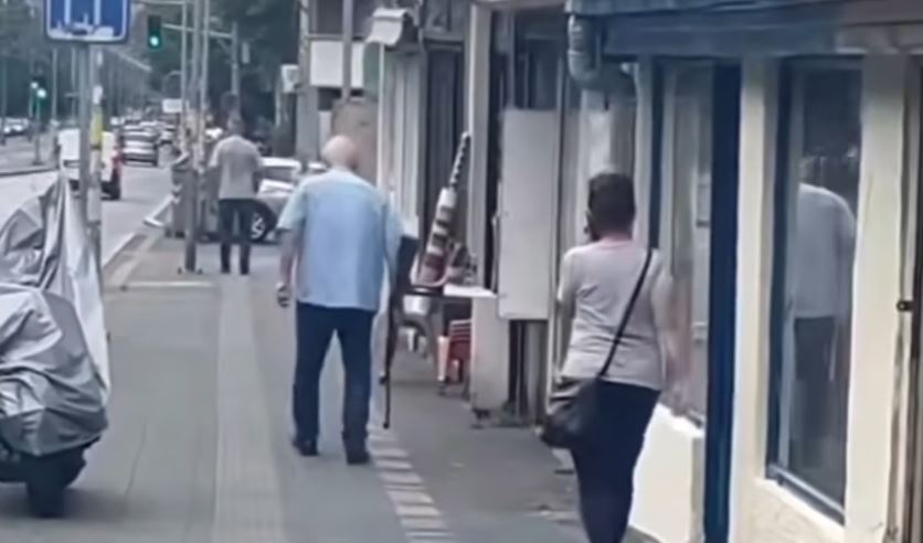 djed s puskom beograd