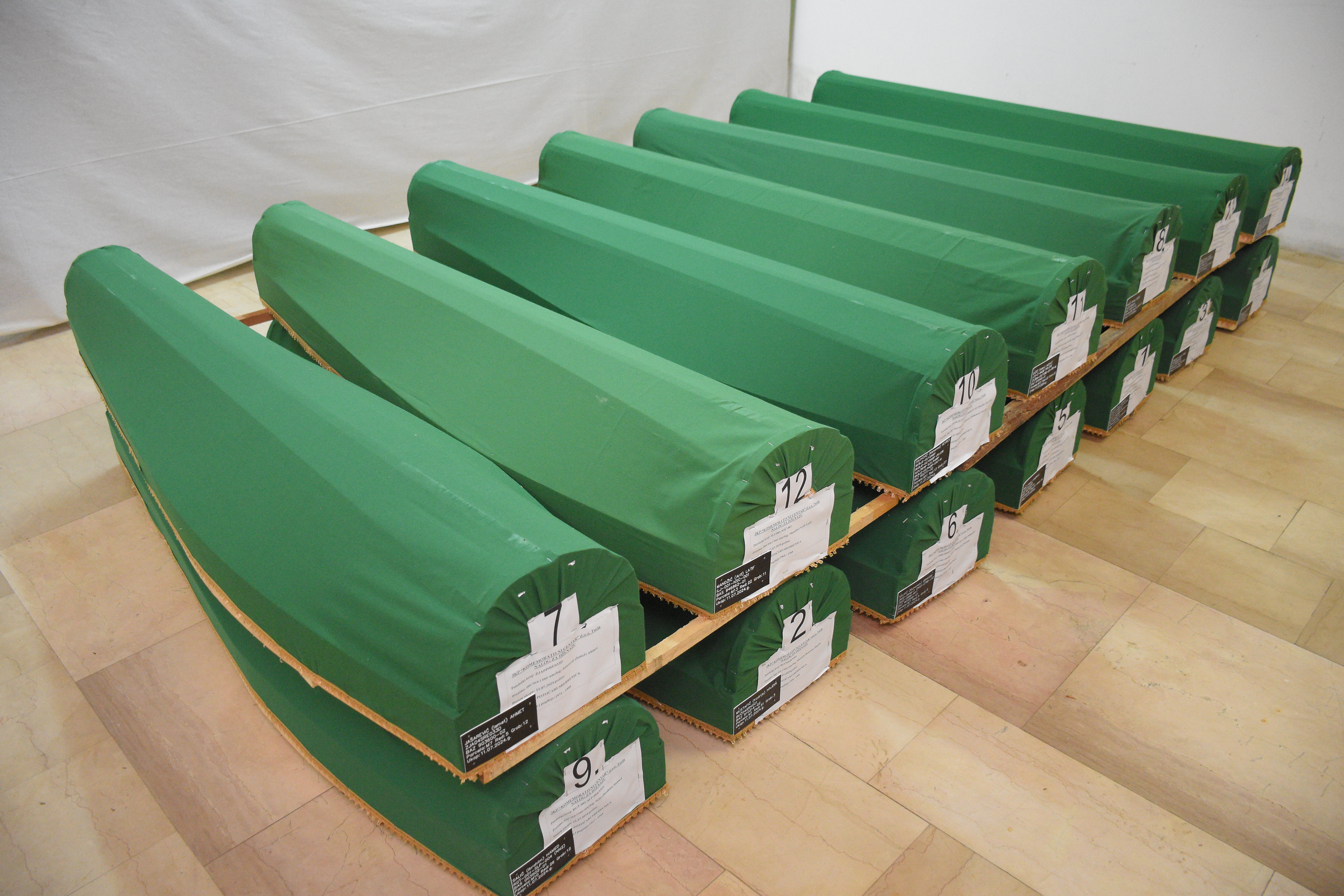 Tabuti sa srebreničkim žrtvama spremni za kolektivnu dženazu: Bit će ukopana i dva brata i maloljetnik