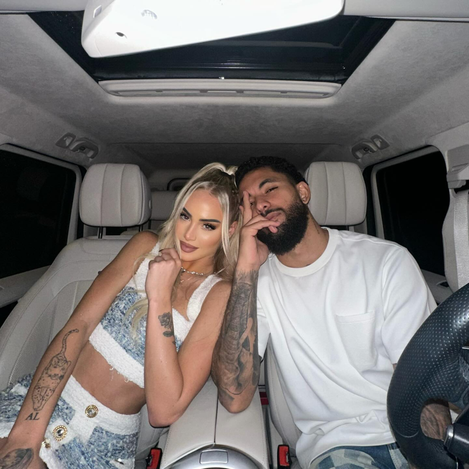 alisha-lehmann-douglas-luiz-879518163