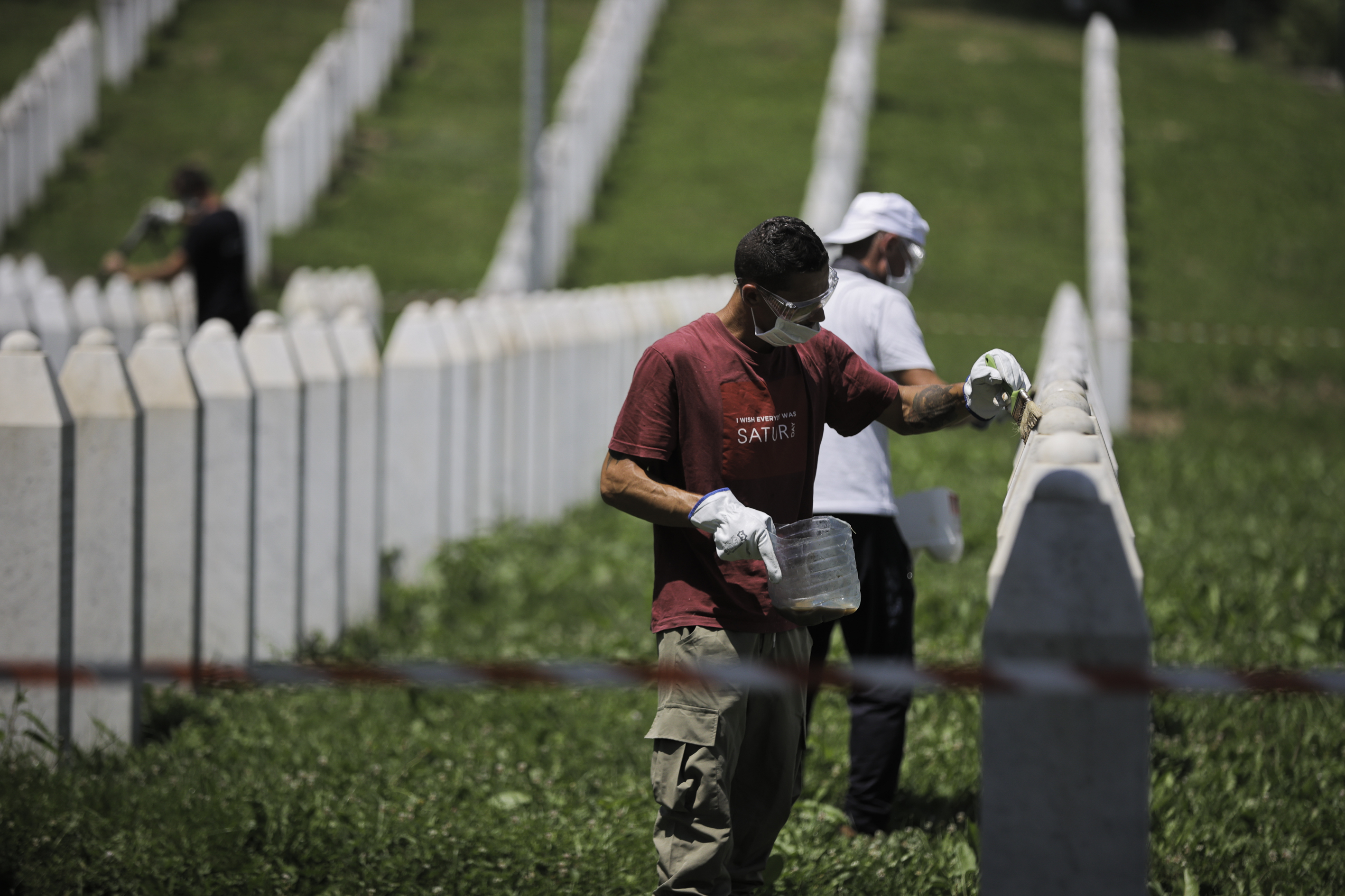 Pripreme za kolektivnu dženazu žrtava genocida 11. jula: U Potočarima počelo kopanje mezara