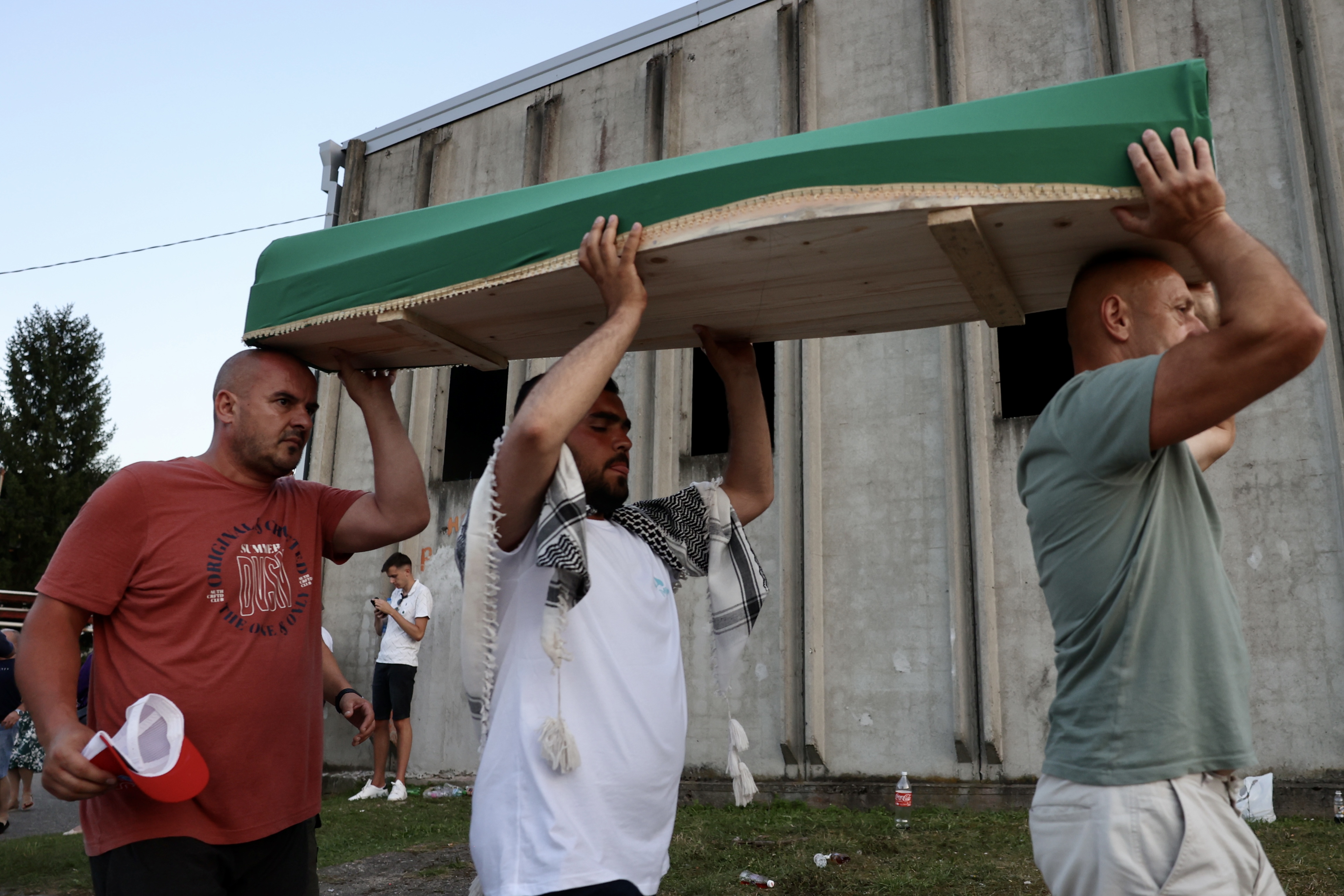 potocari srebrenica tabuti