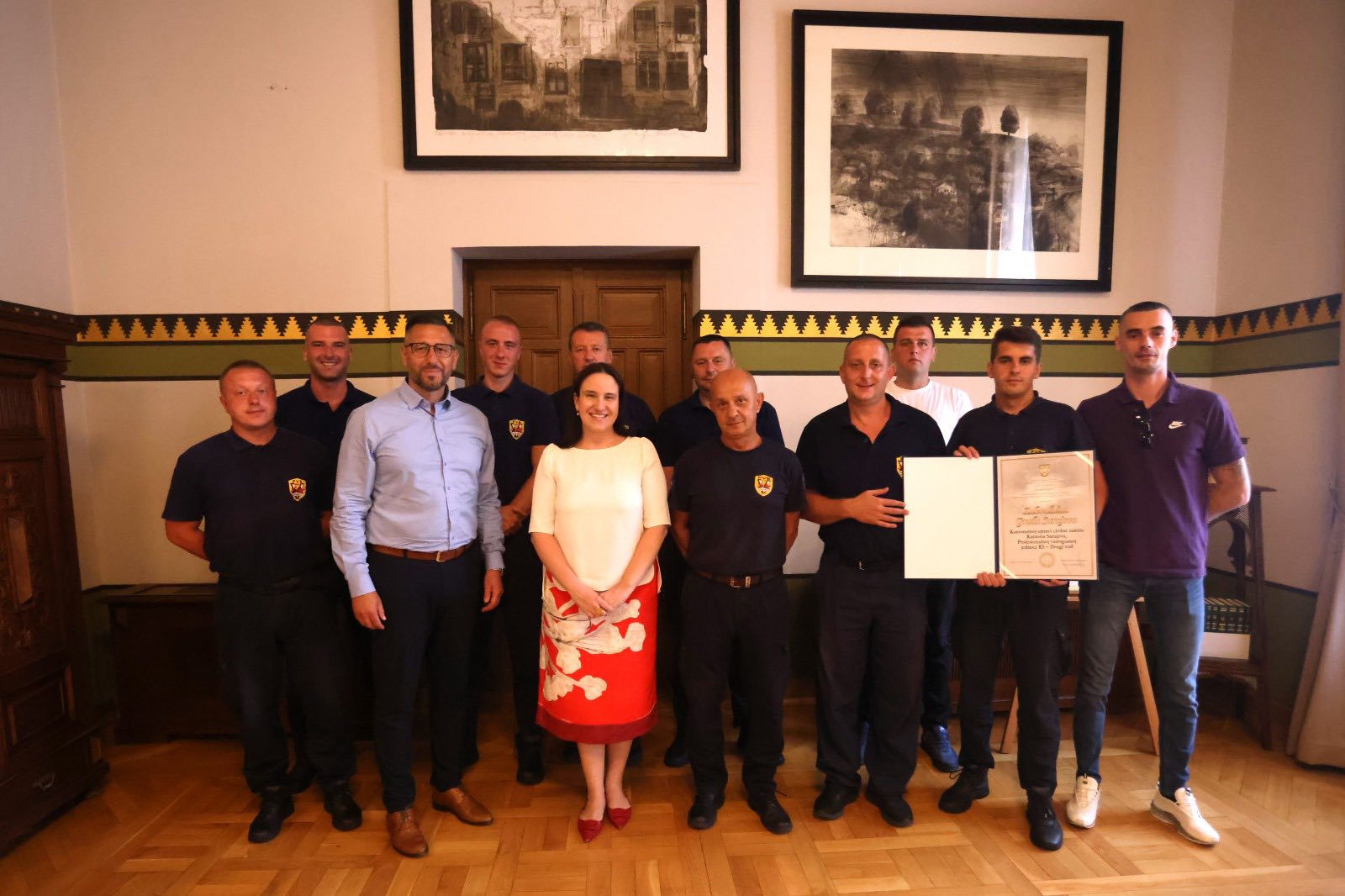 karic i vatrogasci koji su spasili dijete grbavica