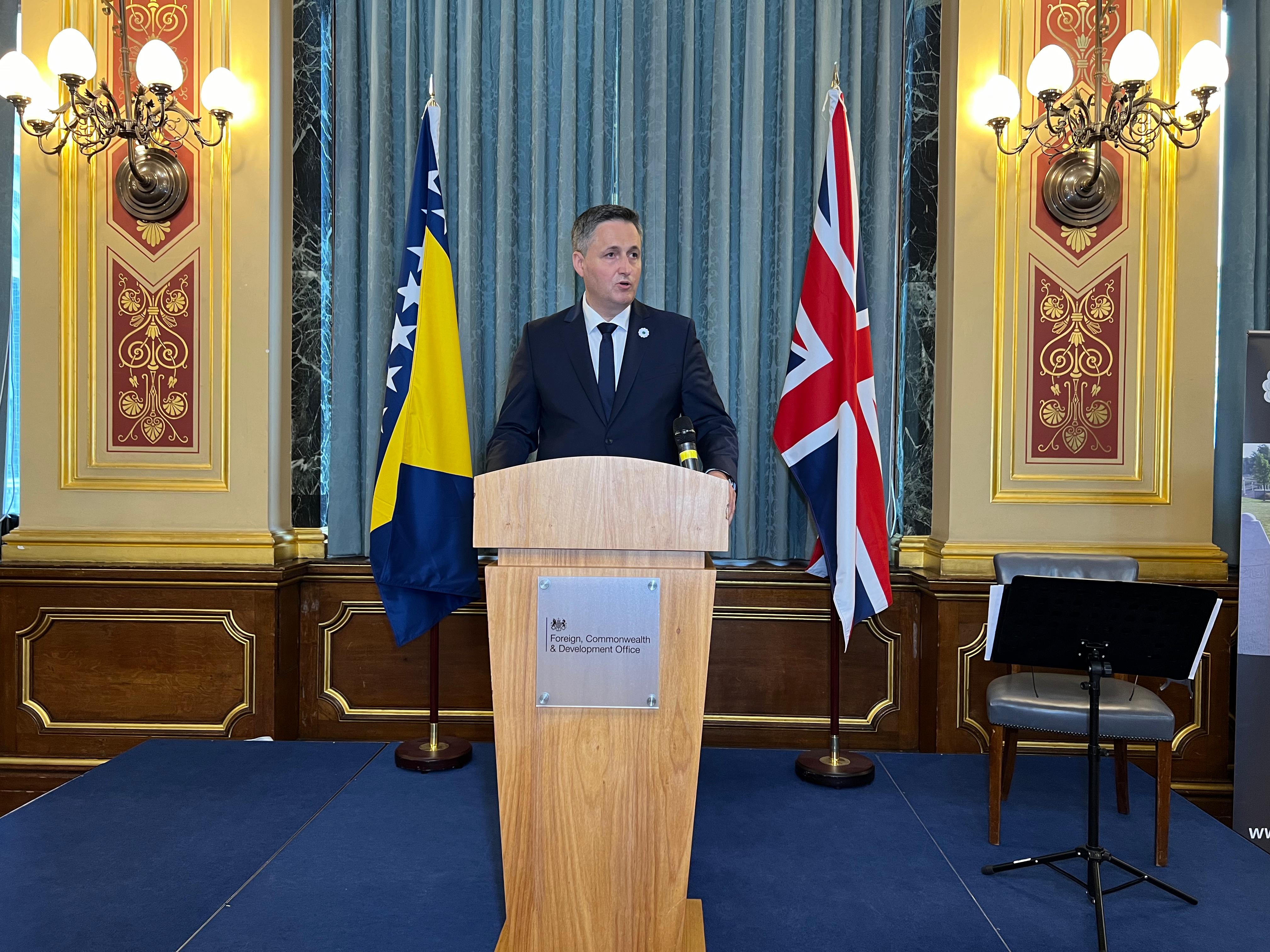 becirovic uk dan sjecanja na srebrenicu